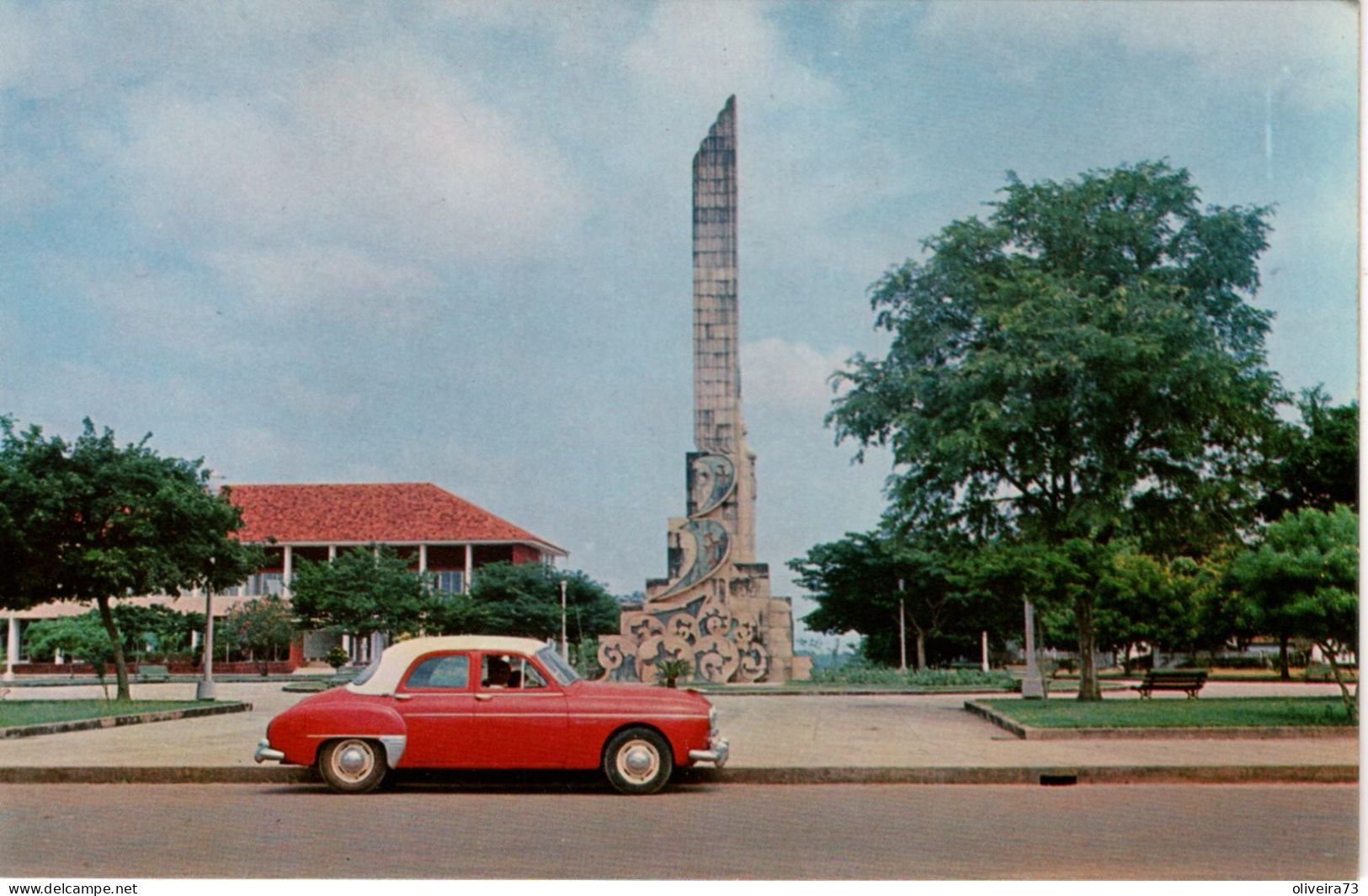 BISSAU - Monumento Ao Esforço Da Raça - Praça Do Império - GUINÉ - Guinea-Bissau