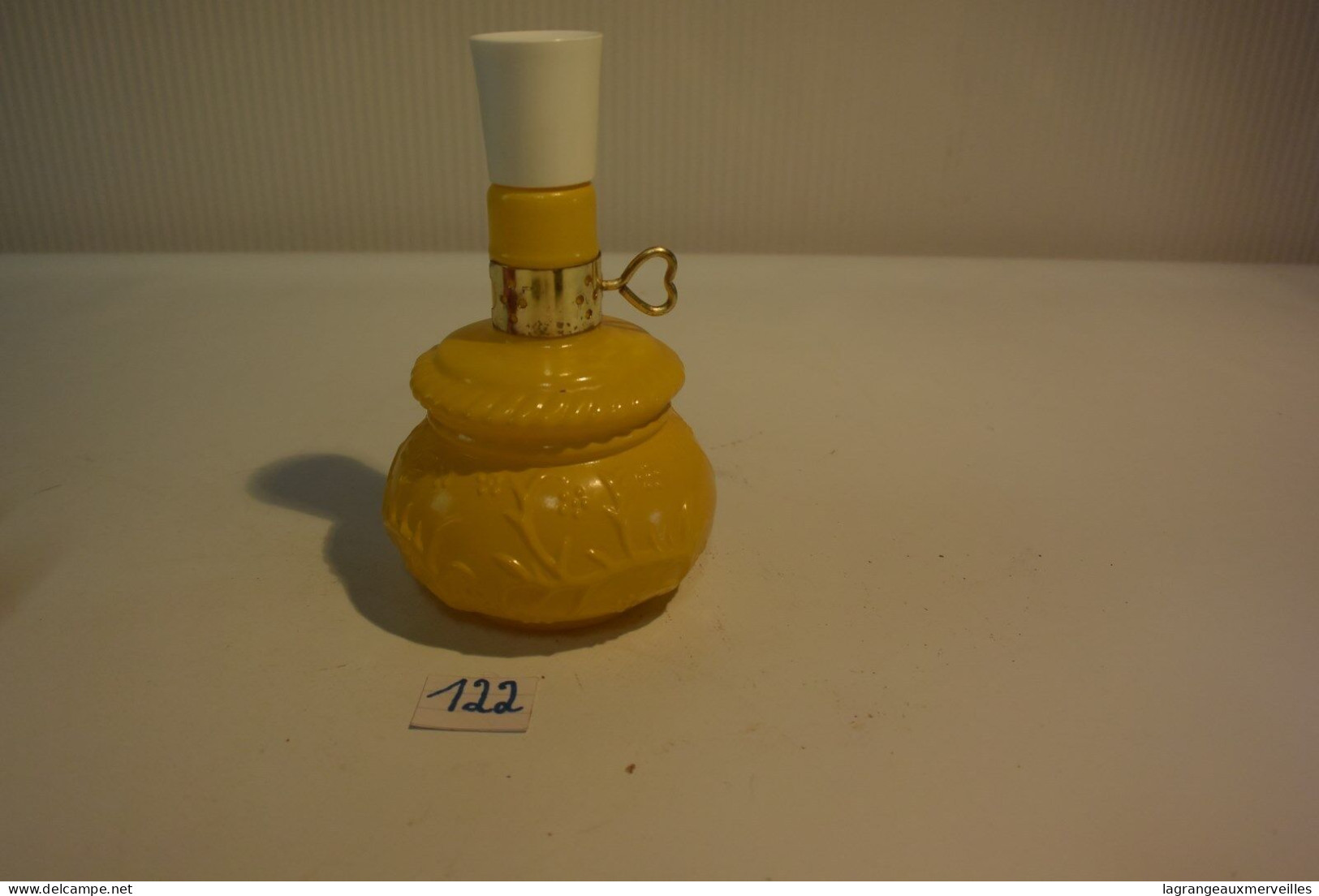 C122 Flacon De Parfum Vintage AVON De Collection Charisma Poule - Miniaturflesjes (leeg)