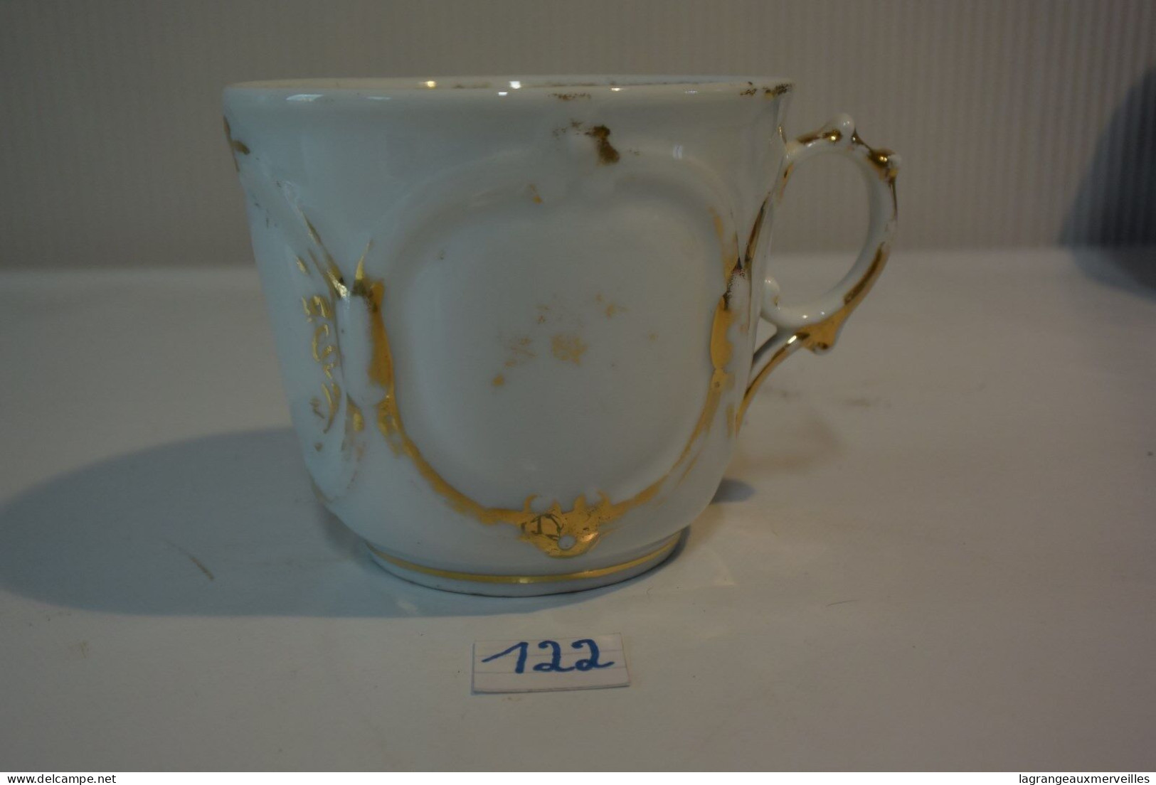 C122 Ancienne Grosse Tasse Dorée Travaillée - Andere & Zonder Classificatie