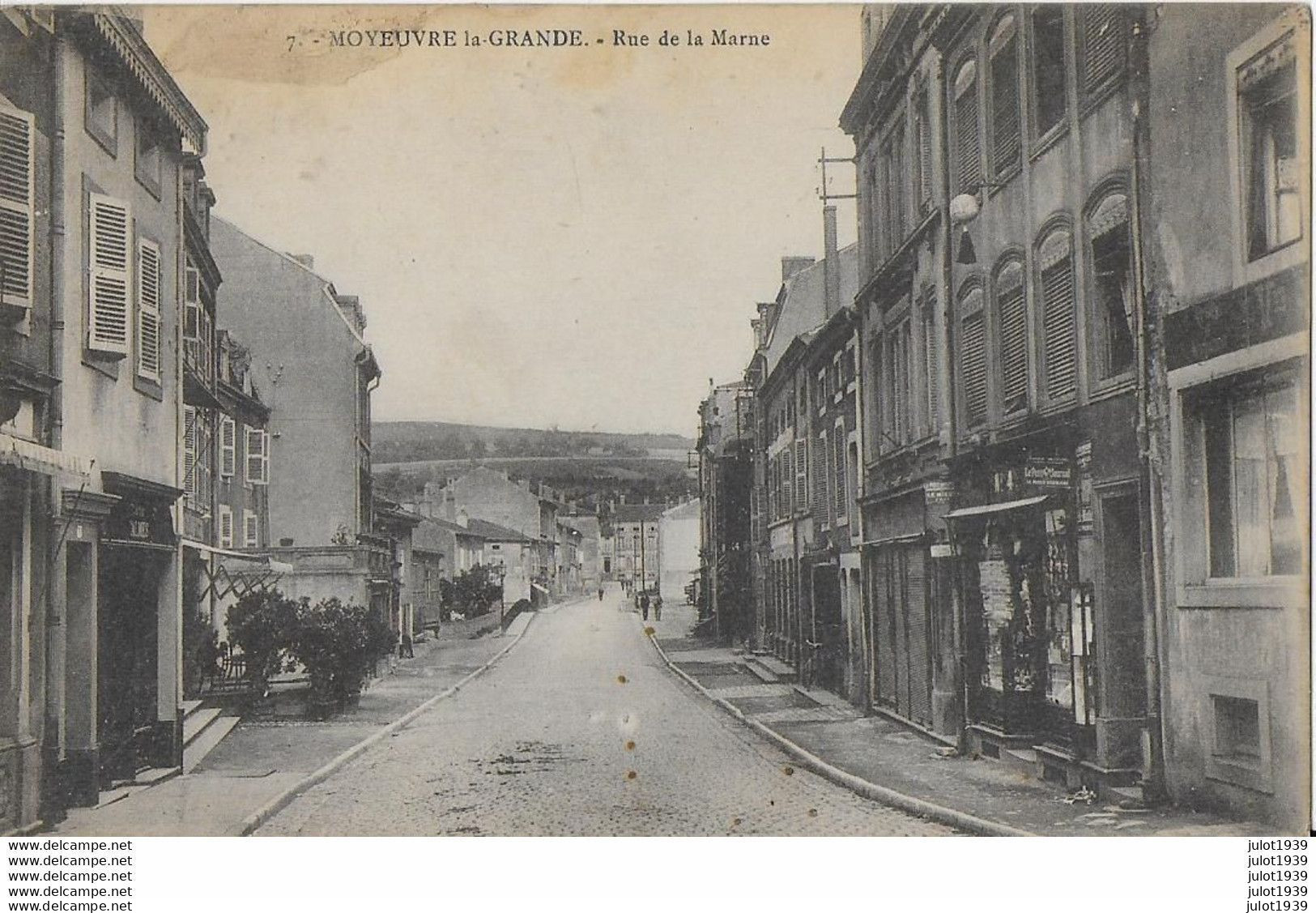 Julot1939 ....   MOYEUVRE-LA-GRANDE ..-- Rue De La Marne . 1925 Vers ETTERBEEK ( Mr Mme Léon DETRY ) . Voir Verso . - Other & Unclassified