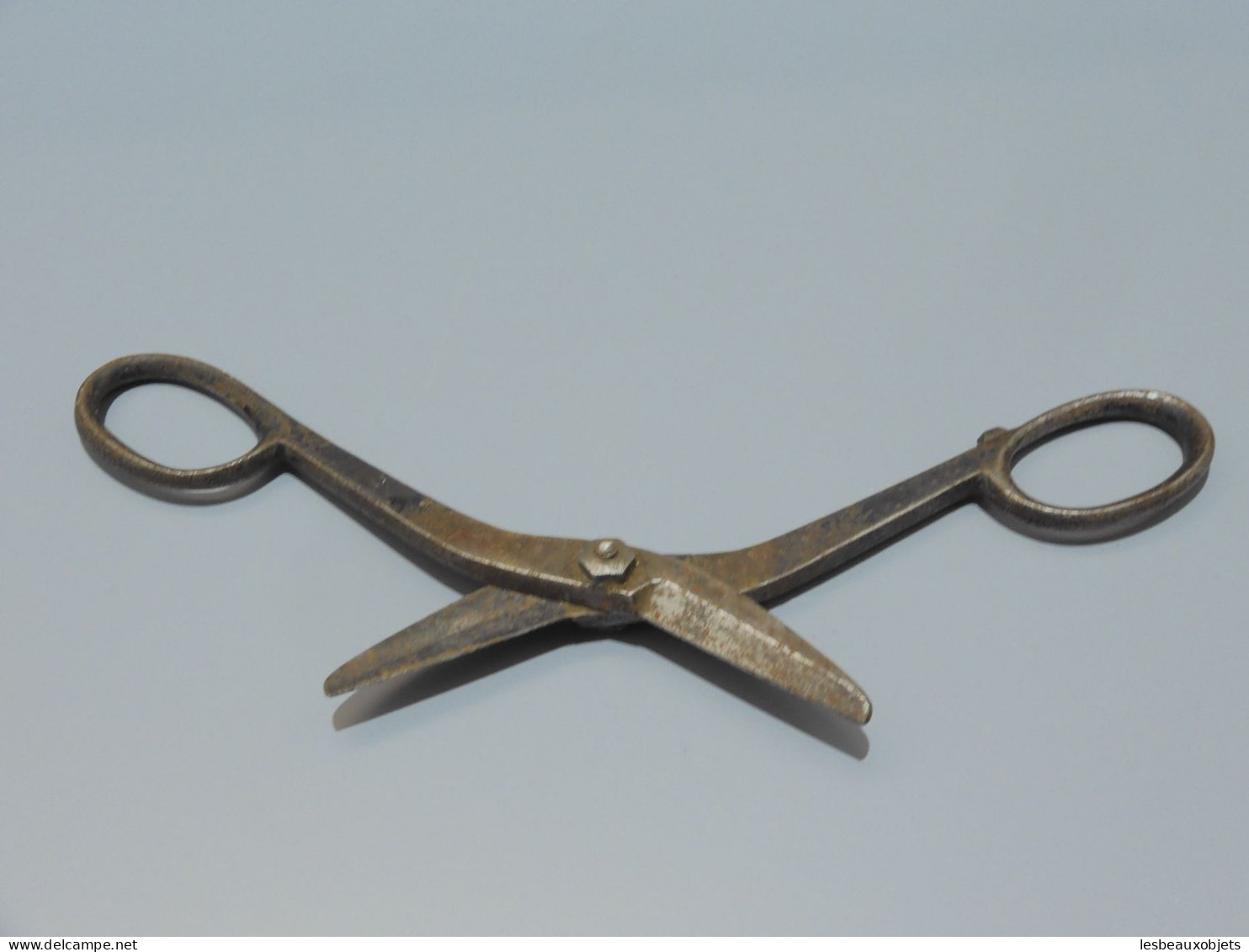 -BELLE ANCIENNE PAIRE de CISEAUX FER Forgé OUTIL ANCIEN COLLECTION VITRINE   E