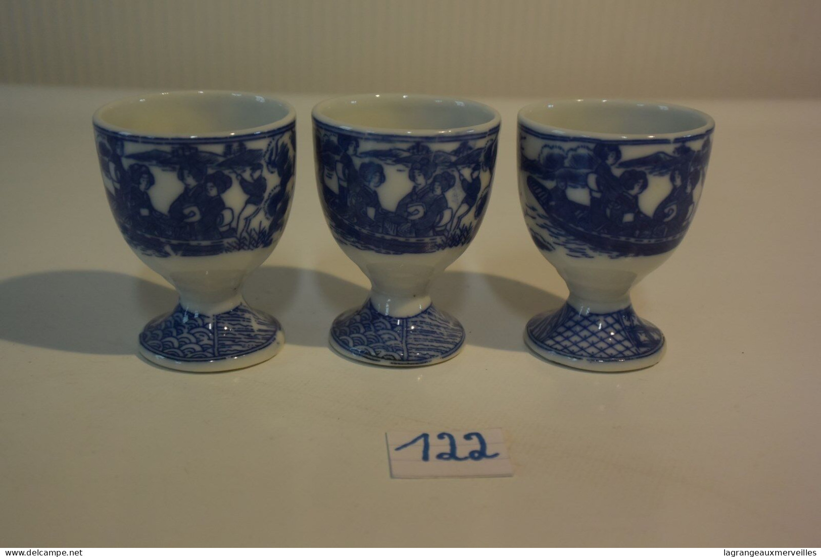 C122 3 Anciens Coquetiers Old Asian Egg Cup Lǎo Yàzhōu Dàn Bēi 3 - Egg Cups