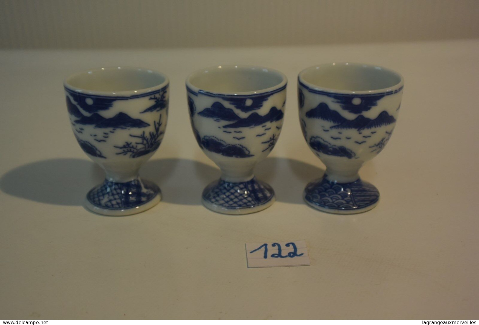 C122 3 Anciens Coquetiers Old Asian Egg Cup Lǎo Yàzhōu Dàn Bēi 3 - Coquetiers