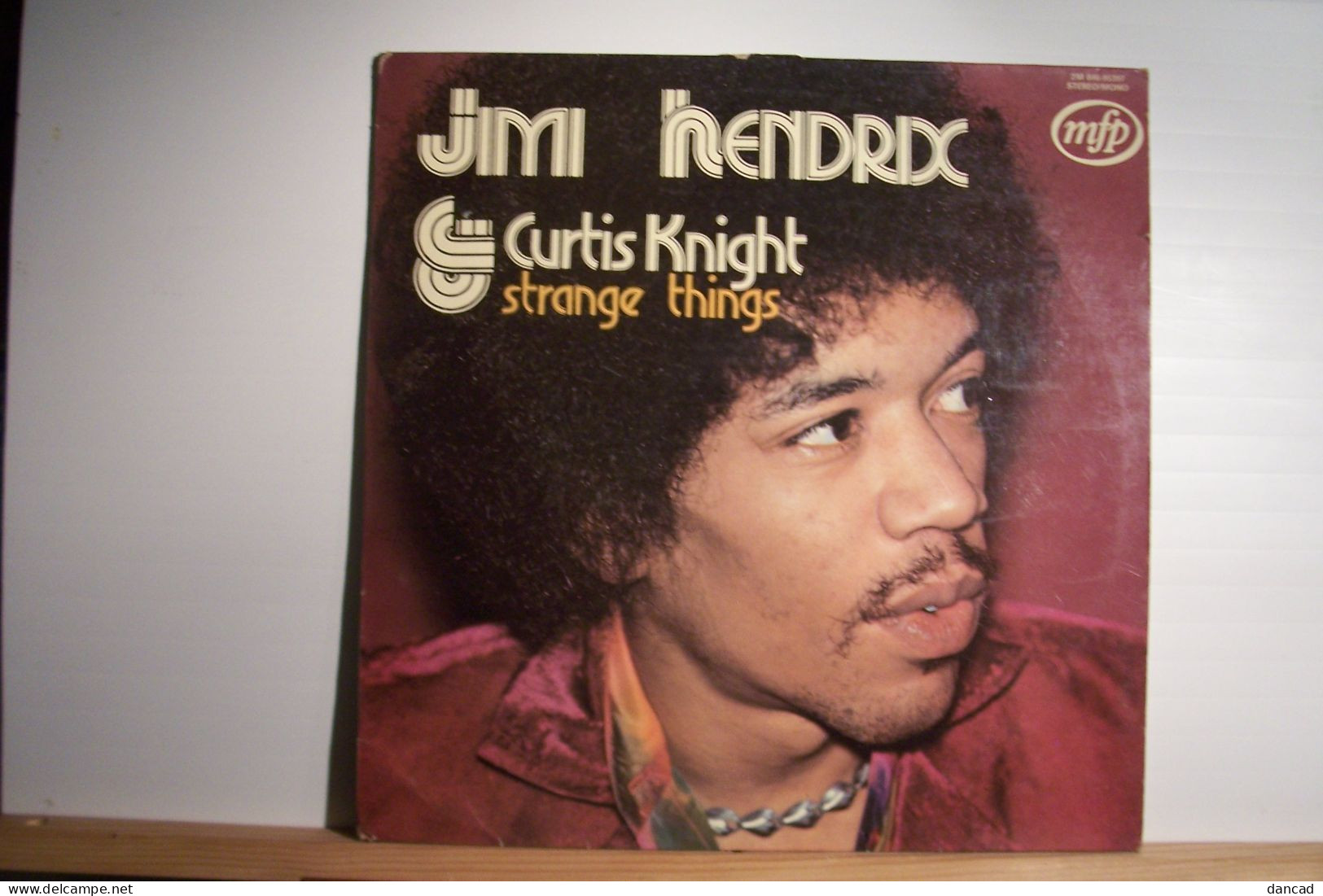 DISQUE  VINYLE  33 T -  JIMI  HENDRIX  - STRANGE  THINGS - ( Année ?)  ( Pas De Reflet Sur L'original ) - Reggae