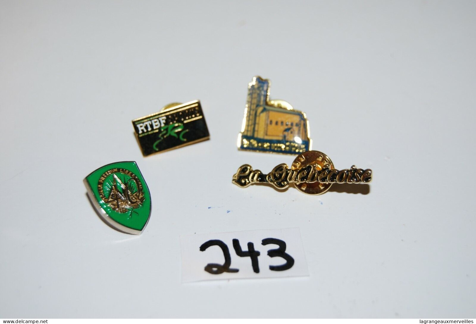 C243 4 Pins De Collection Vintage - Lots