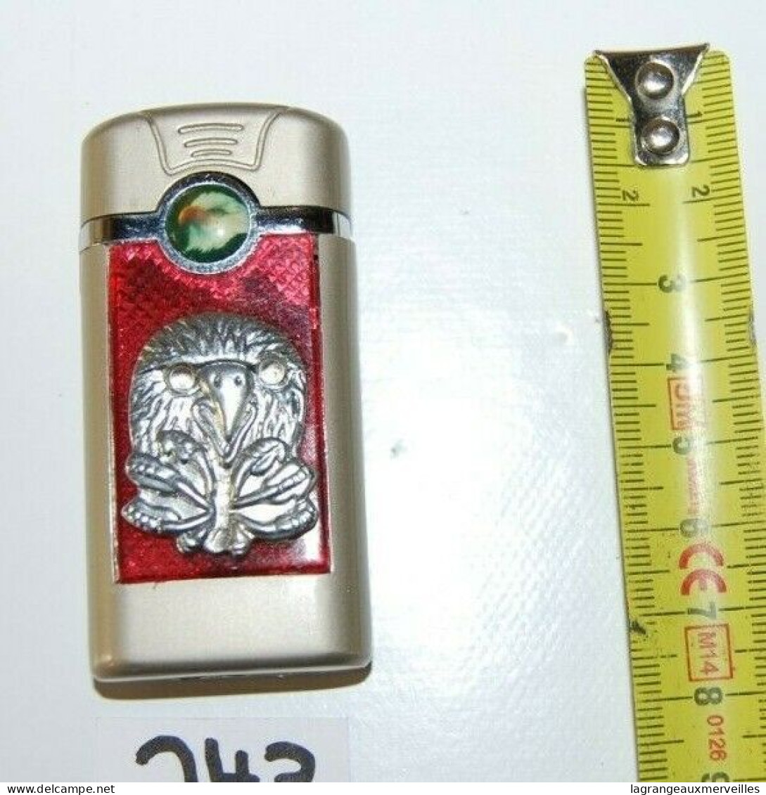 C243 Ancien Briquet De Collection Ludique - Vintage 8 - Autres & Non Classés