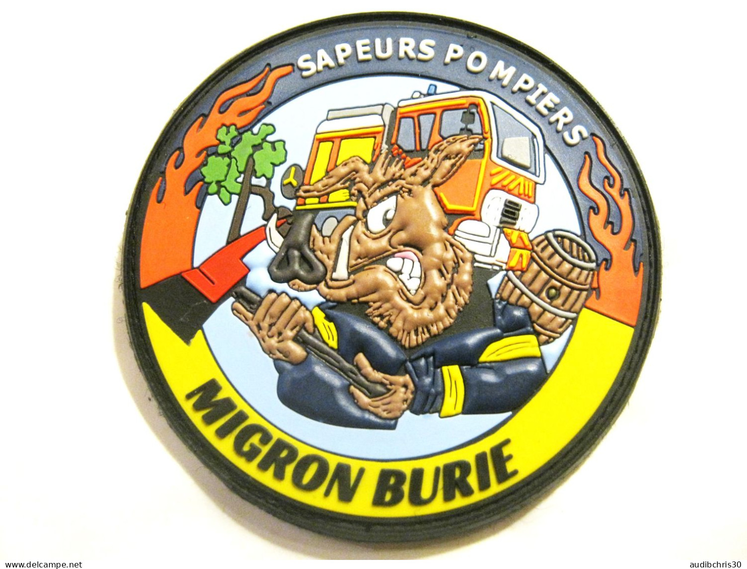 COLLECTION POMPIERS DU 17 MIGRON BURIE SCRATCH AU DOS 85MM - Brandweer