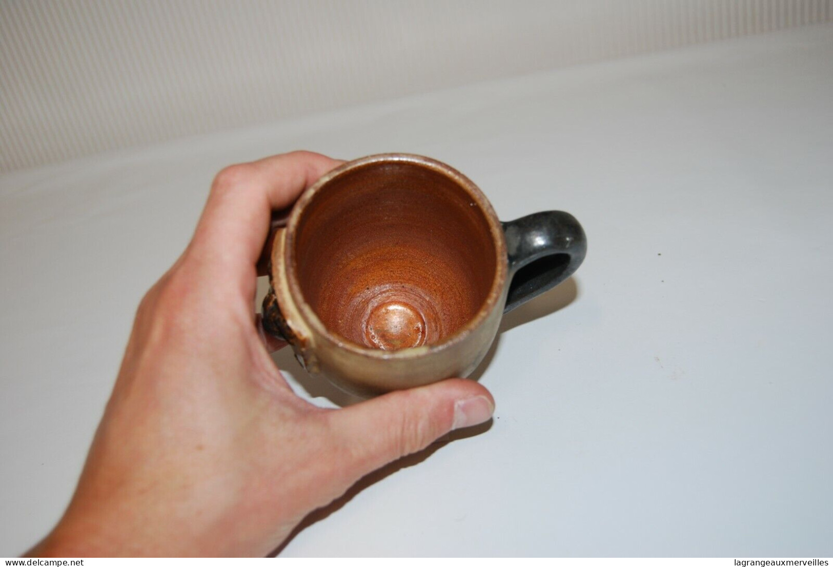 C244 Ancienne Tasse - Chope - En Grés - Signée ?? - Tasses