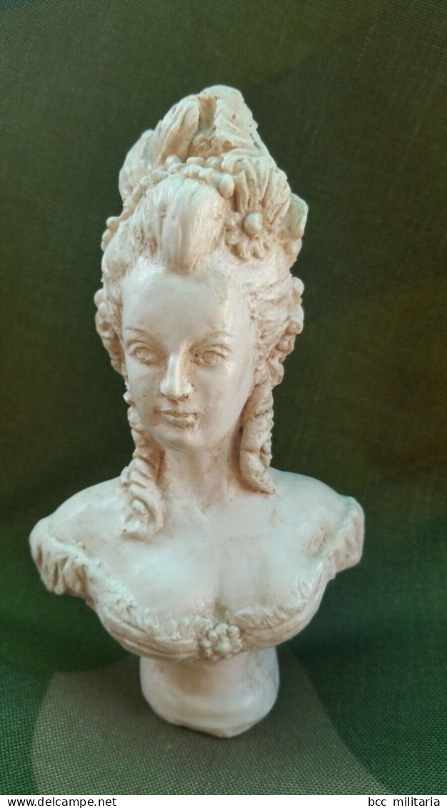 Buste De Marie-Antoinette "Reine De FRANCE" - Plâtre