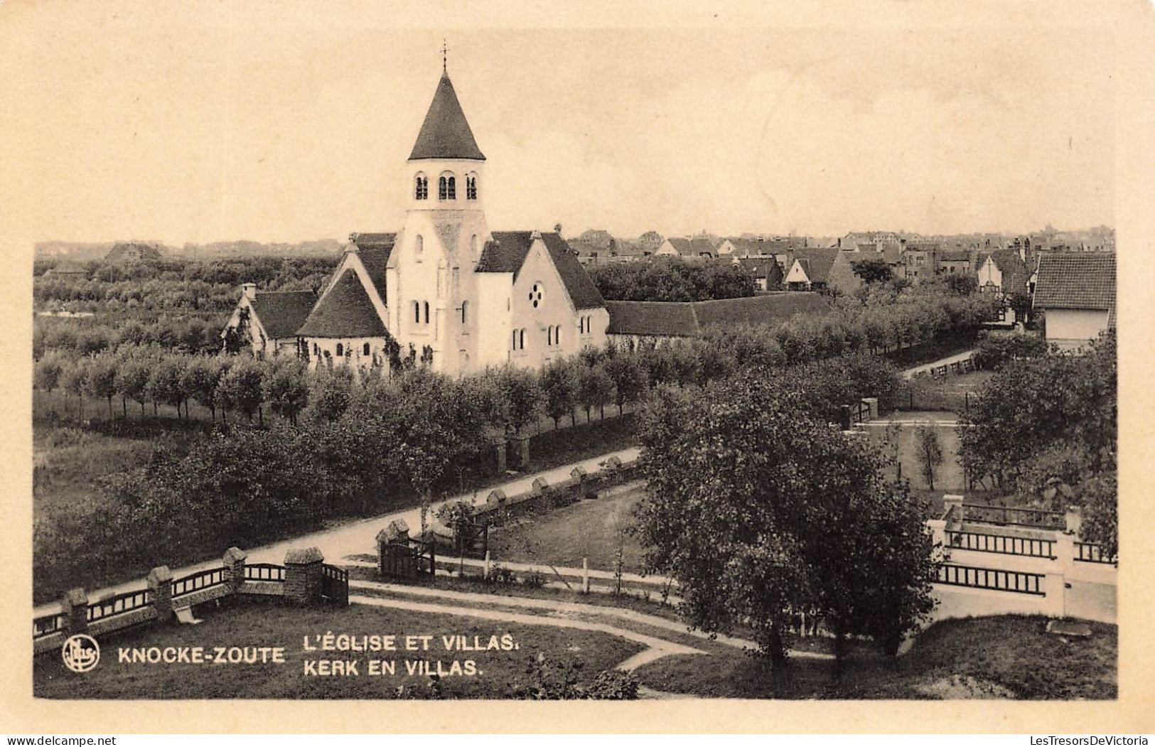 BELGIQUE - Knocke Zoute - L'Eglise Et Villas - Vue Générale - Cartes Postales Anciennes - Knokke