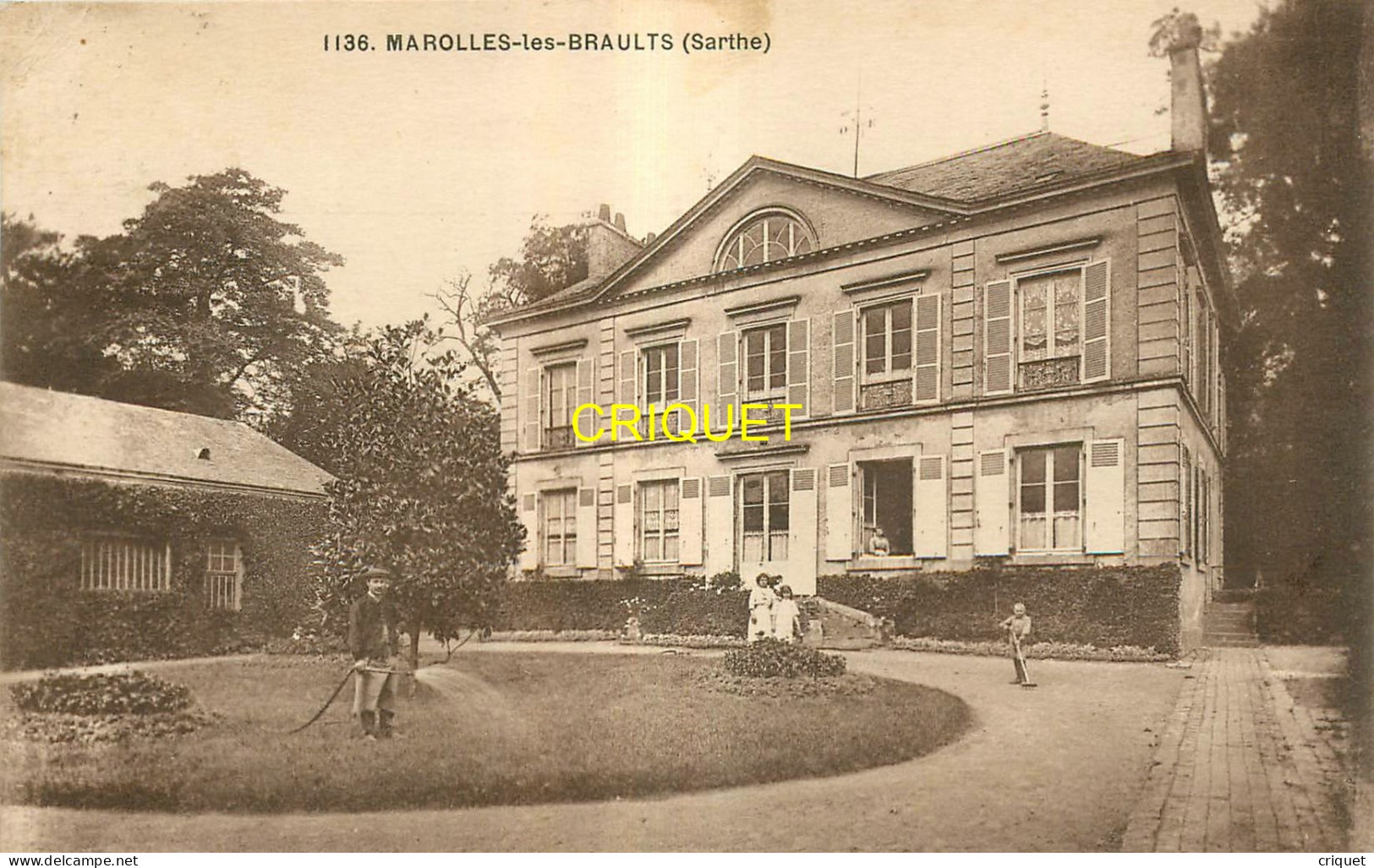 72 Marolles Les Braults, Un Peit Chateau, Famille Et Enfants Qui Jardinent, Belle Carte Pas Courante - Marolles-les-Braults