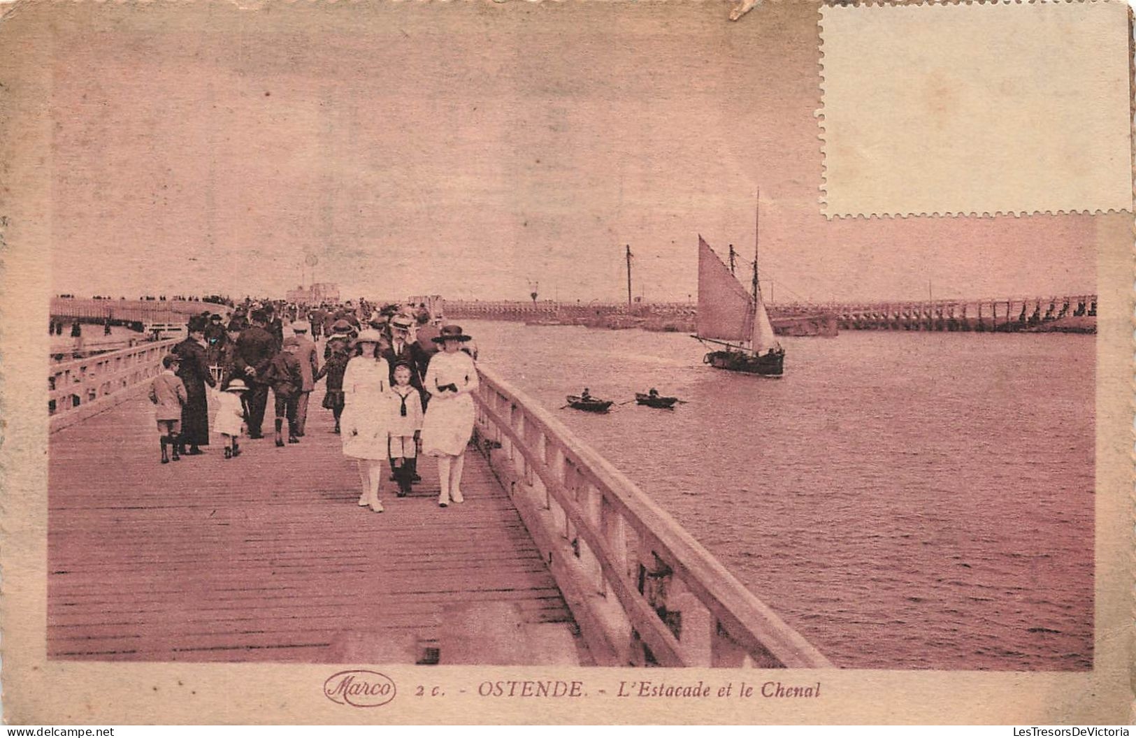 BELGIQUE - Ostende - L'Estacade Et Le Chenal - Pont - Animé - Bateaux - Cartes Postales Ancienne - Oostende