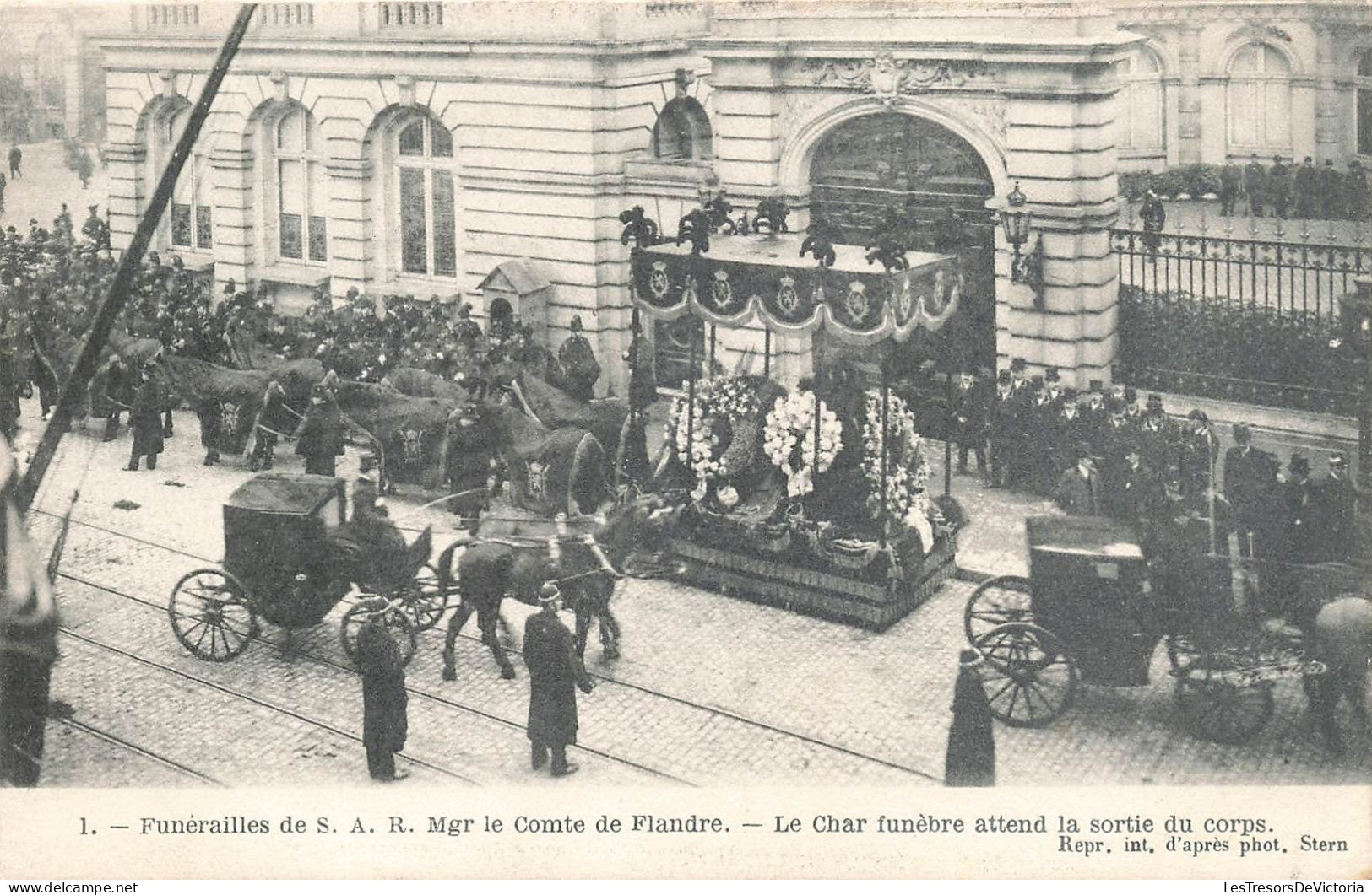 BELGIQUE - Funérailles Du Comte De Flandre - Le Char Funèbre Attend La Sortie Du Corps - Animé - Carte Postale Ancienne - Other & Unclassified