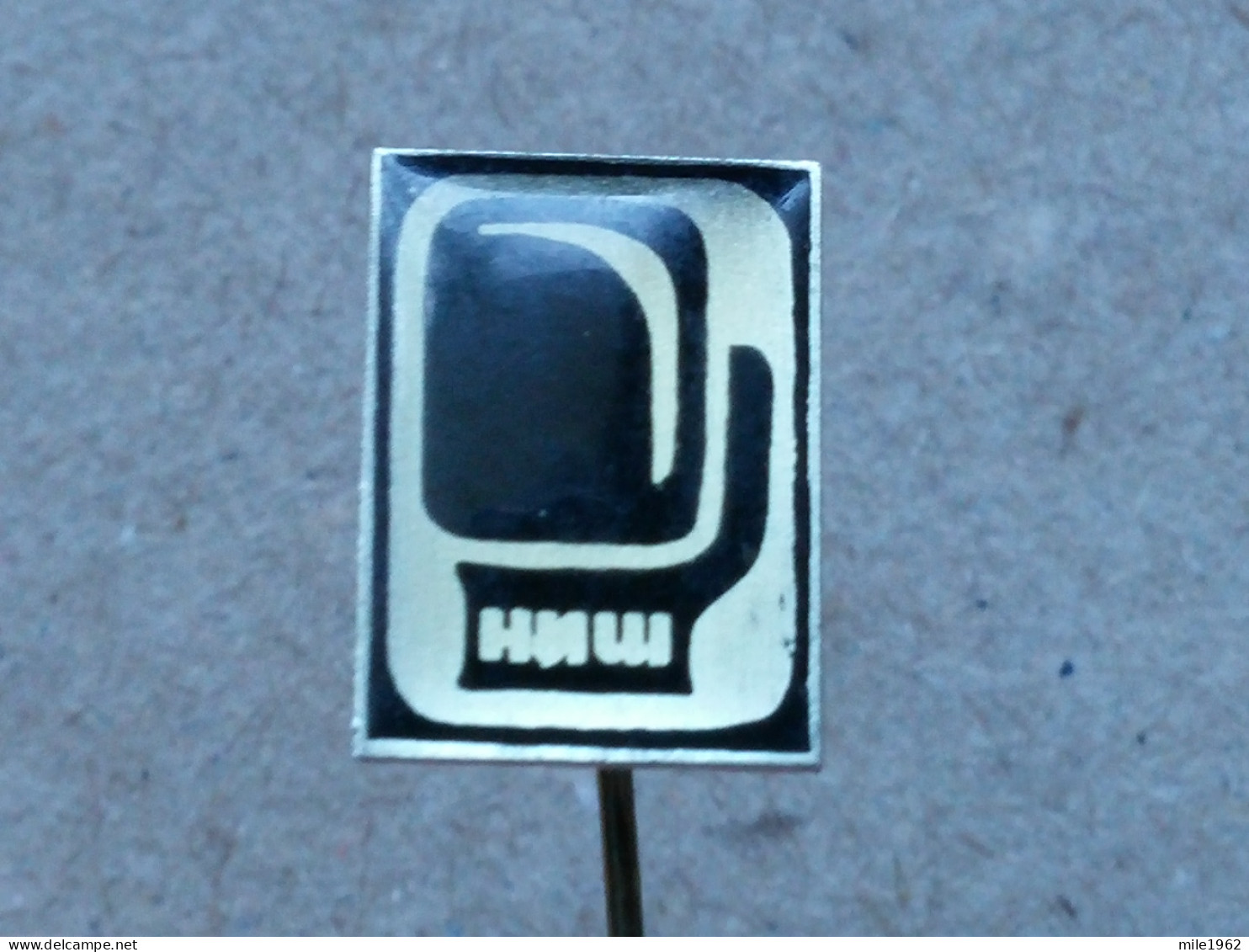 Badge Z-52-1 - BOX, BOXE, BOXING CLUB NIS, SERBIA - Pugilato