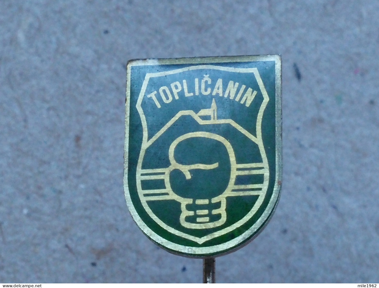 Badge Z-52-1 - BOX, BOXE, BOXING CLUB TOPLICANIN, SERBIA - Boxe