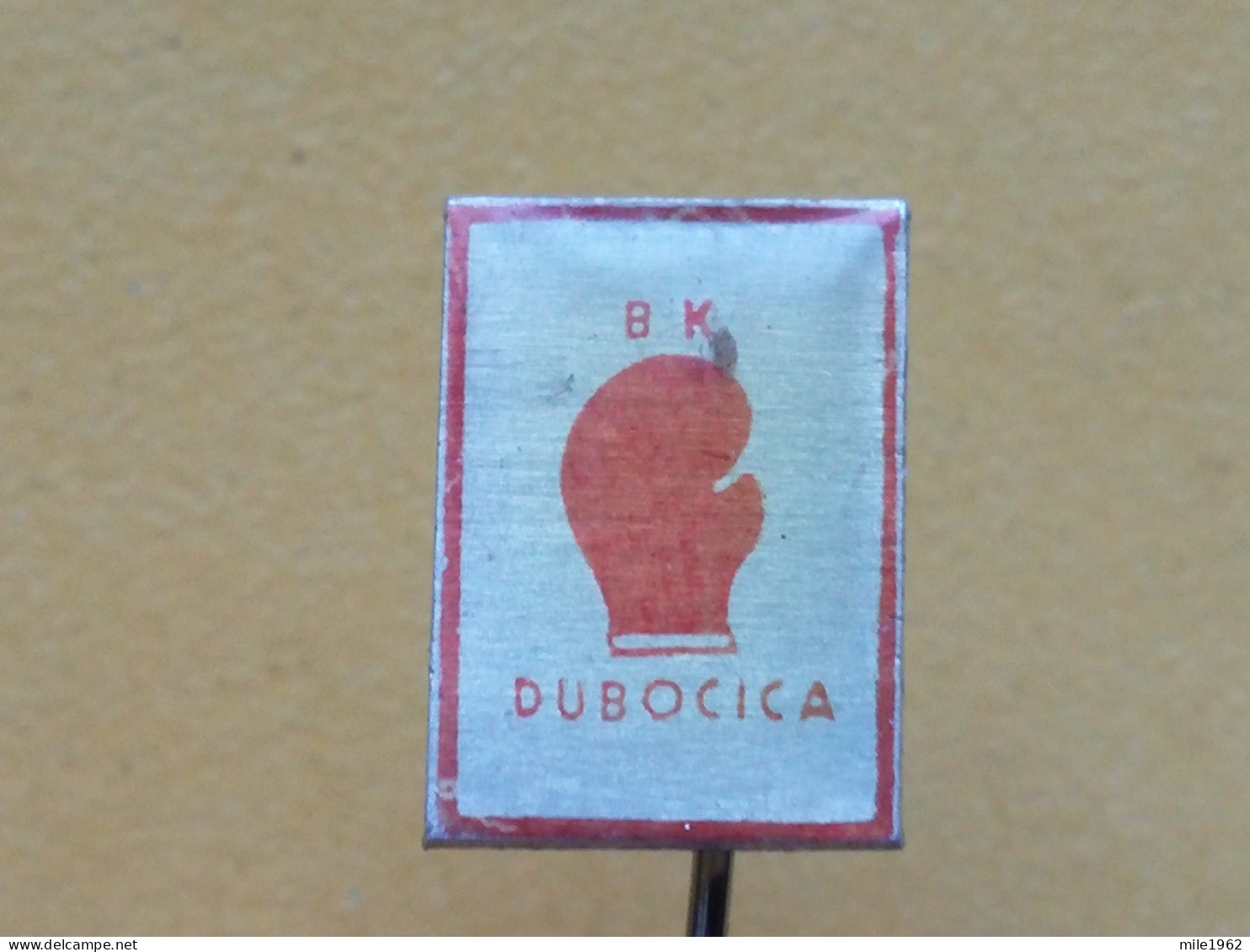 Badge Z-52-1 - BOX, BOXE, BOXING CLUB DUBOCICA, LESKOVAC, SERBIA - Boksen