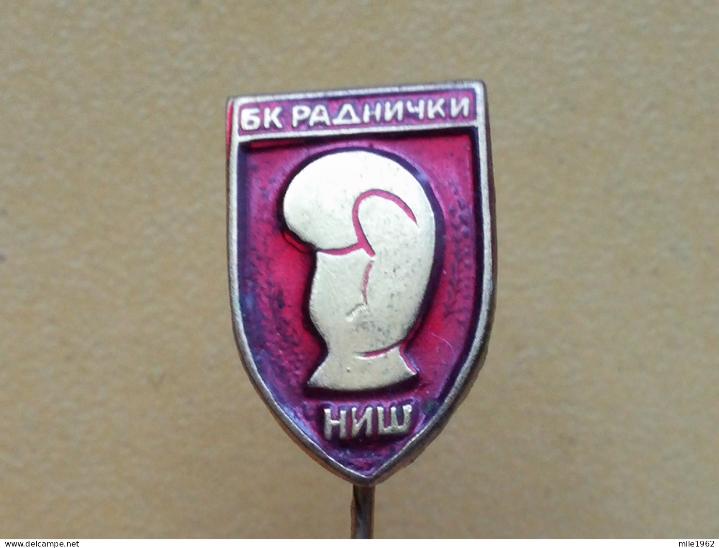 Badge Z-52-1 - BOX, BOXE, BOXING CLUB RADNICKI NIS, SERBIA - Boxeo