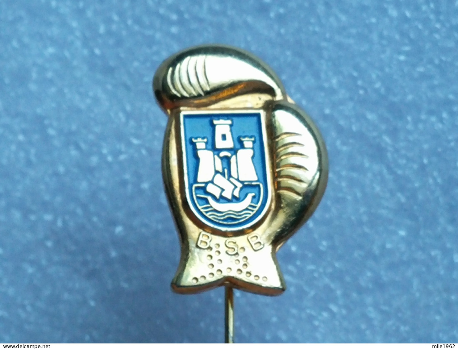 Badge Z-52-1 - BOX, BOXE, BOXING ASSOCIATION BELGRADE, BEOGRAD, SERBIA - Boxe