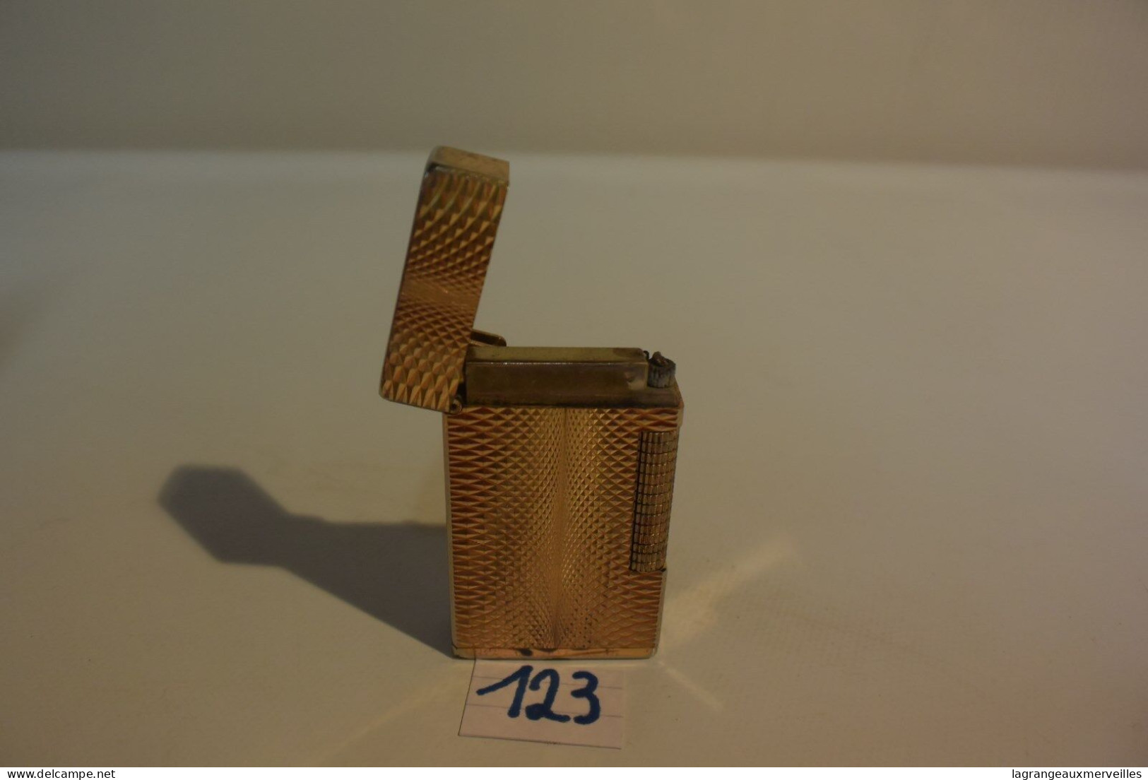 C123 Ancien Briquet - Sylvia 150 - 1970 - Briquet De Table - Andere & Zonder Classificatie