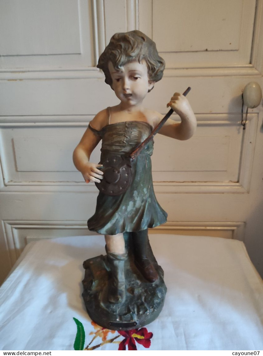 FLAMAND "Jeux D'enfant" Statue Terre Cuite Jeune Fille Au Chariot Et Bassinoire - Gesso