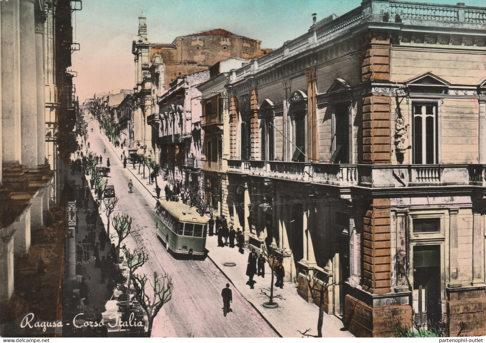 Cartolina - Postcard /  Viaggiata  /  Ragusa - Corso Italia  ( Gran Formato ) - Ragusa