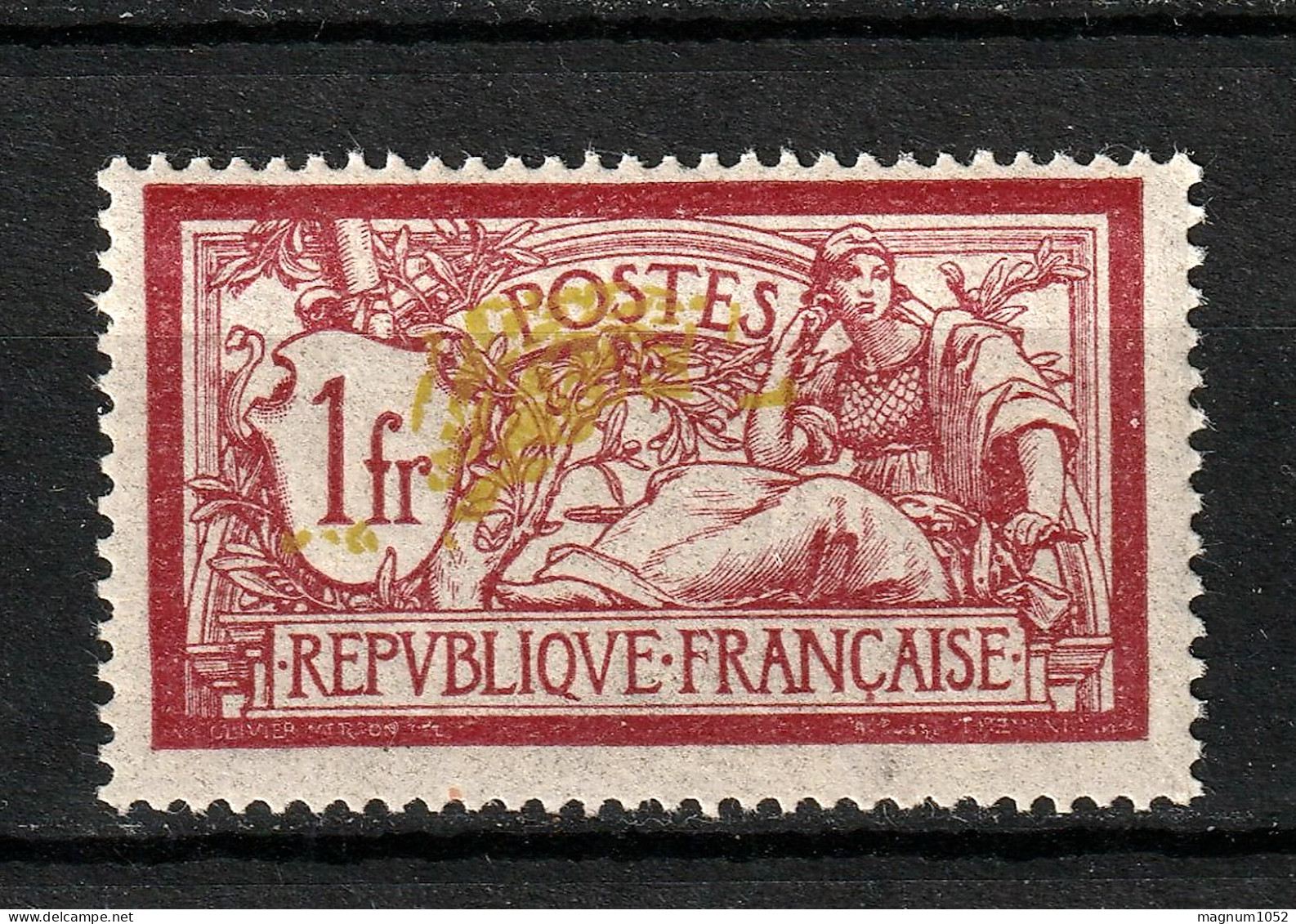 VARIETE N 121 **    - 1 TB  CENTRE  OLIVE TRES DEPALCE - SIGNE CALVES - COTE + DE 400 ERUOS - TRES VISIBLE AL LOEIL NU - Unused Stamps