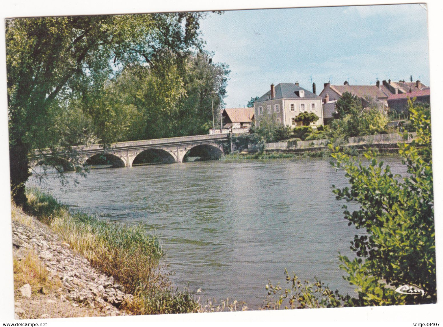 Gueugnon - Le Pont Sur L'Arroux # 9-12/22 - Gueugnon