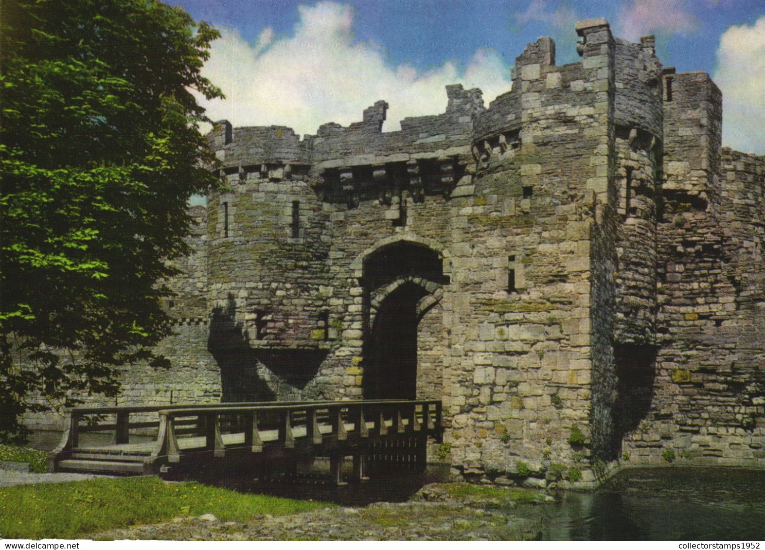 ANGLESEY, BEAUMARIS CASTLE, GATE, BRIDGE, ARCHITECTURE, UNITED KINGDOM - Anglesey