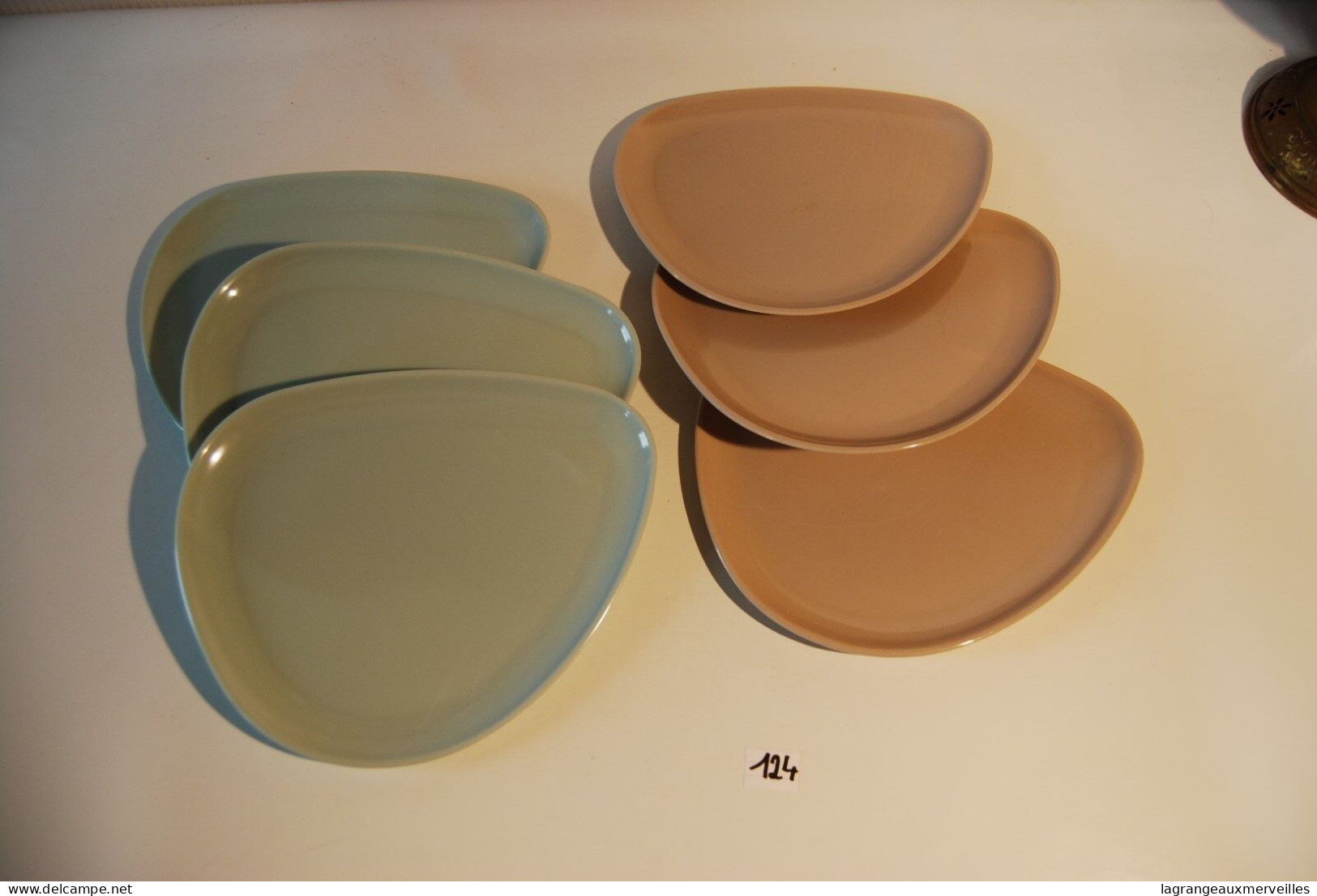 C124 6 Assiettes Vintage En Plastique Vintage UNIGRO - Plates