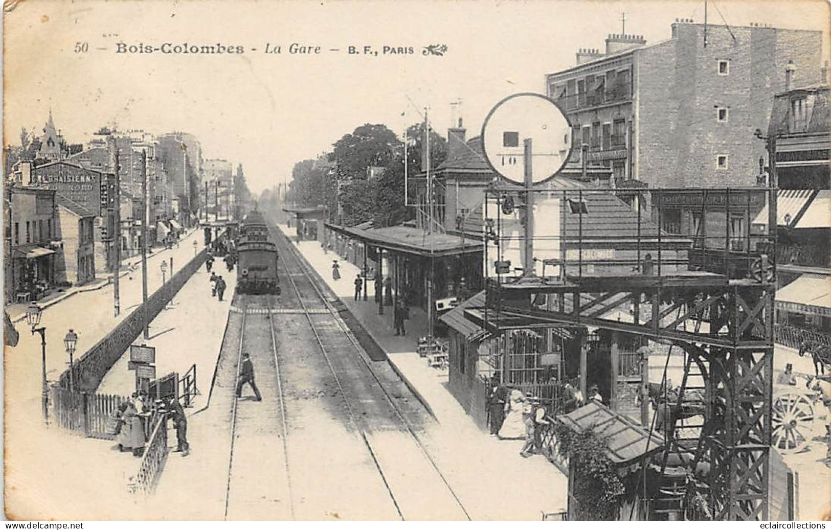 Bois Colombes         92             Intérieur De La Gare   N° 50      (voir Scan) - Autres & Non Classés