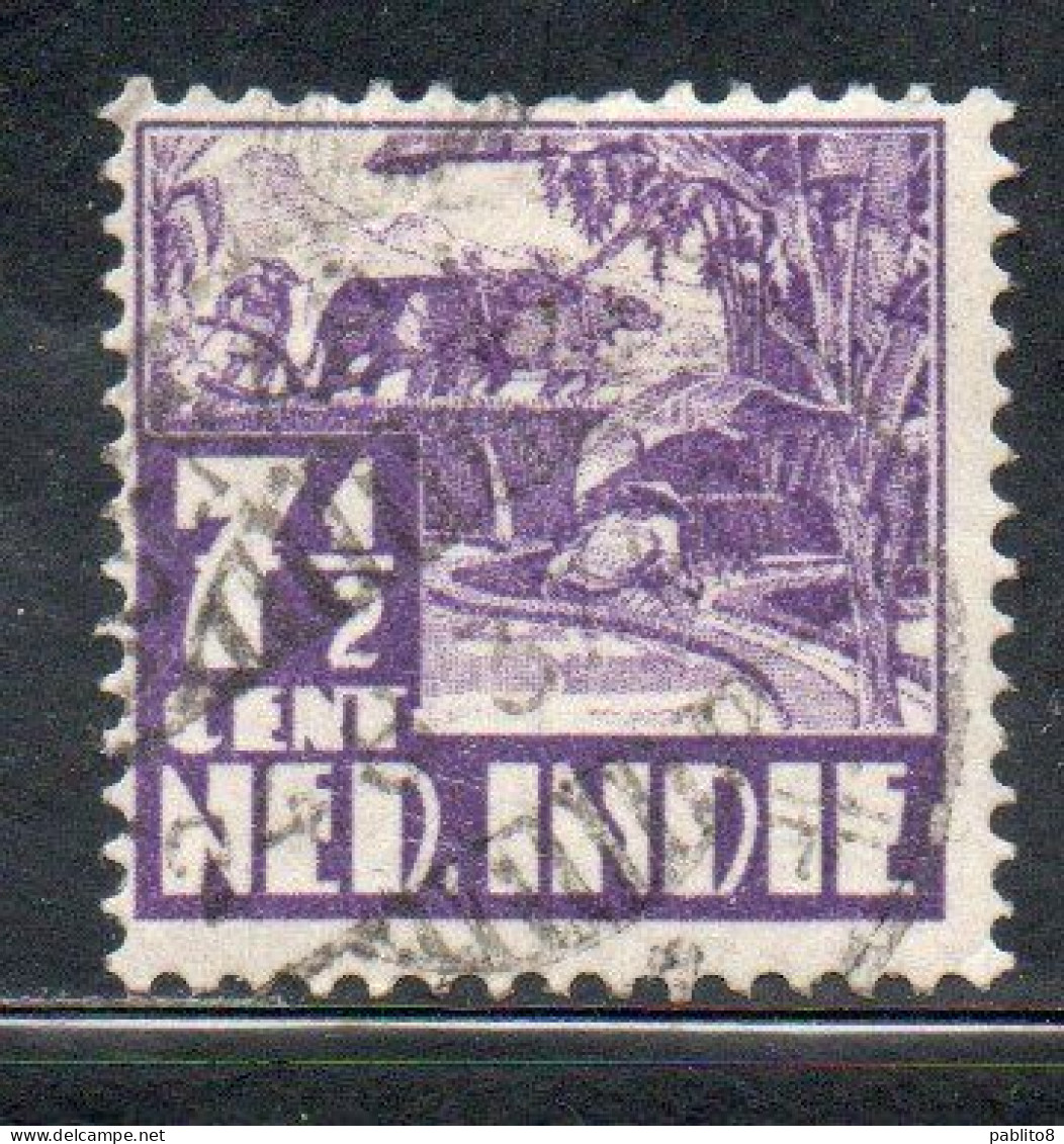 DUTCH INDIA INDIE INDE NEDERLANDS HOLLAND OLANDESE OLANDESI INDIES 1933 1937 1934 RICE FIELD SCENE 7 1/2c USED USATO - Nederlands-Indië