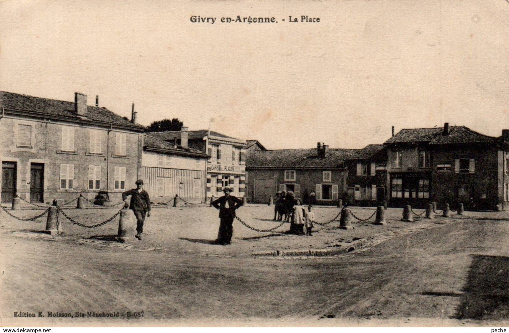 N°119016 -cpa Givry En Argonne -la Place- - Givry En Argonne