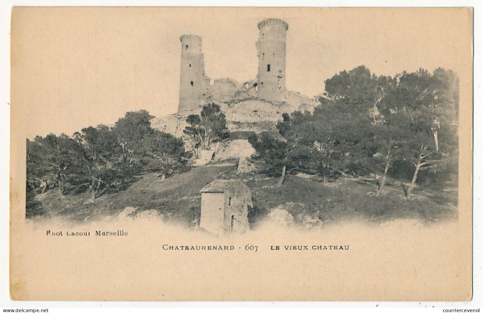 3 CPA - CHATEAURENARD (B Du R) - Le Vieux Château - Chateaurenard