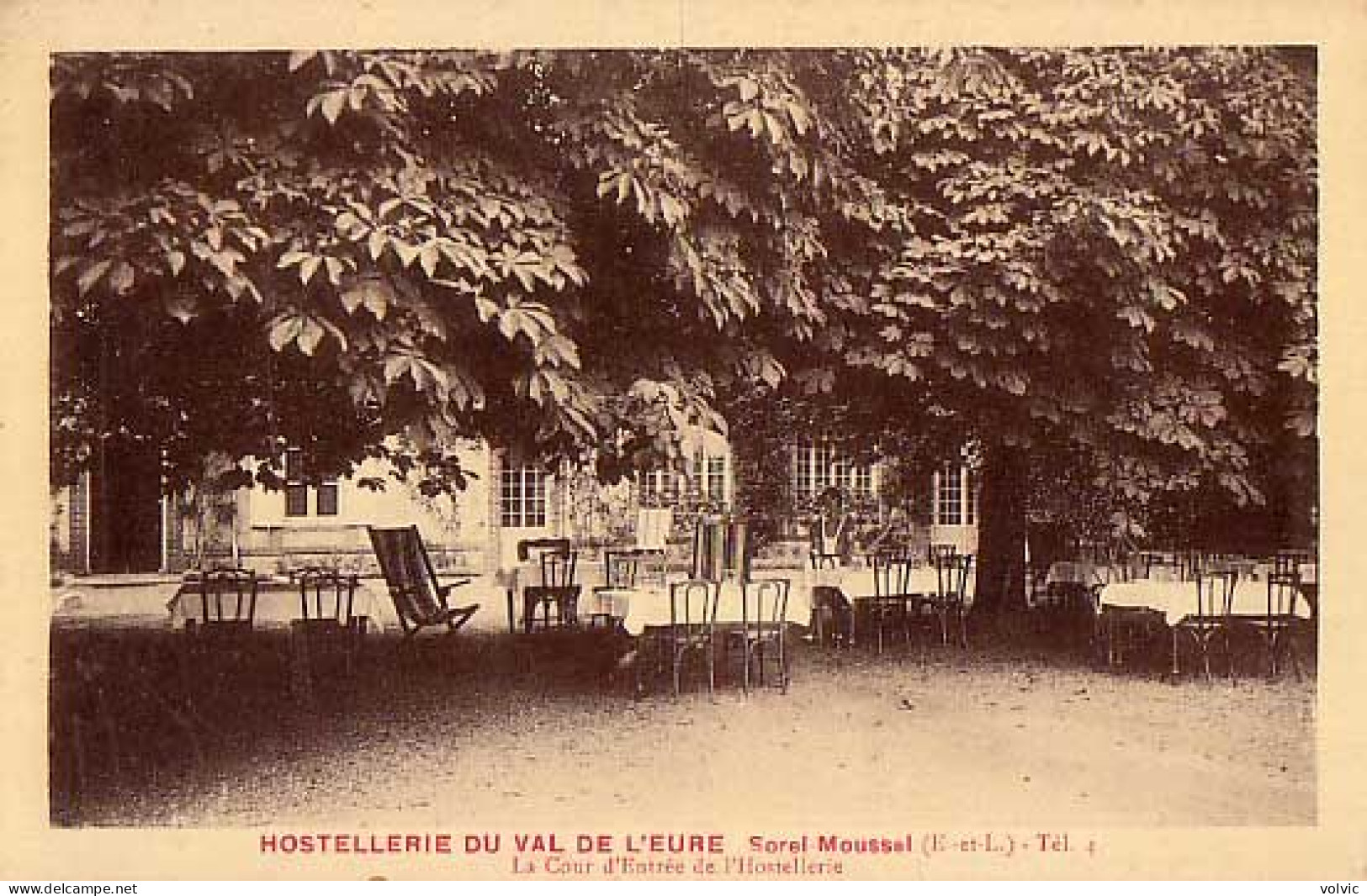 28 - SOREL-MOUSSEL - Hostellerie De Val De L'Eure - La Cour D'entrée - Sorel-Moussel