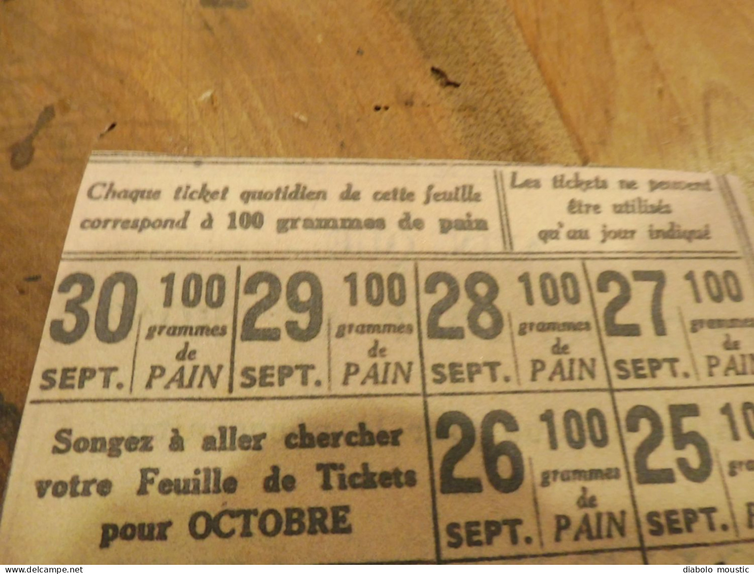 Tickets De Pain ( Guerre 1914 - 1918) Chaque Ticket Correspond à 100grammes De Pain, (format 17 X 11cm) - Documenti