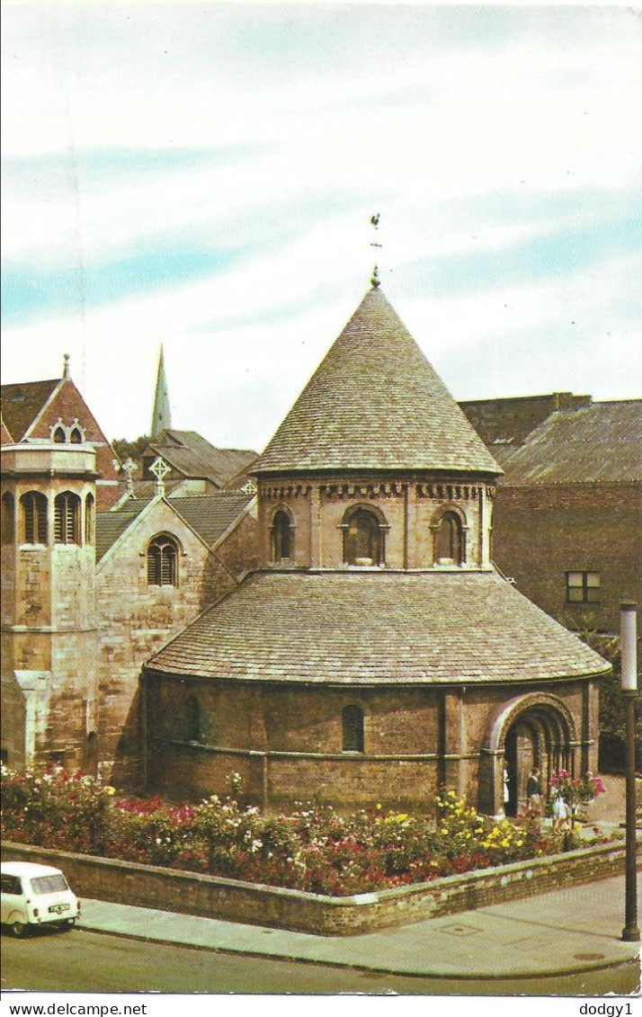 THE ROUND CHURCH, CAMBRIDGE, CAMBRIDGESHIRE, ENGLAND. USED POSTCARD   Ap7 - Cambridge