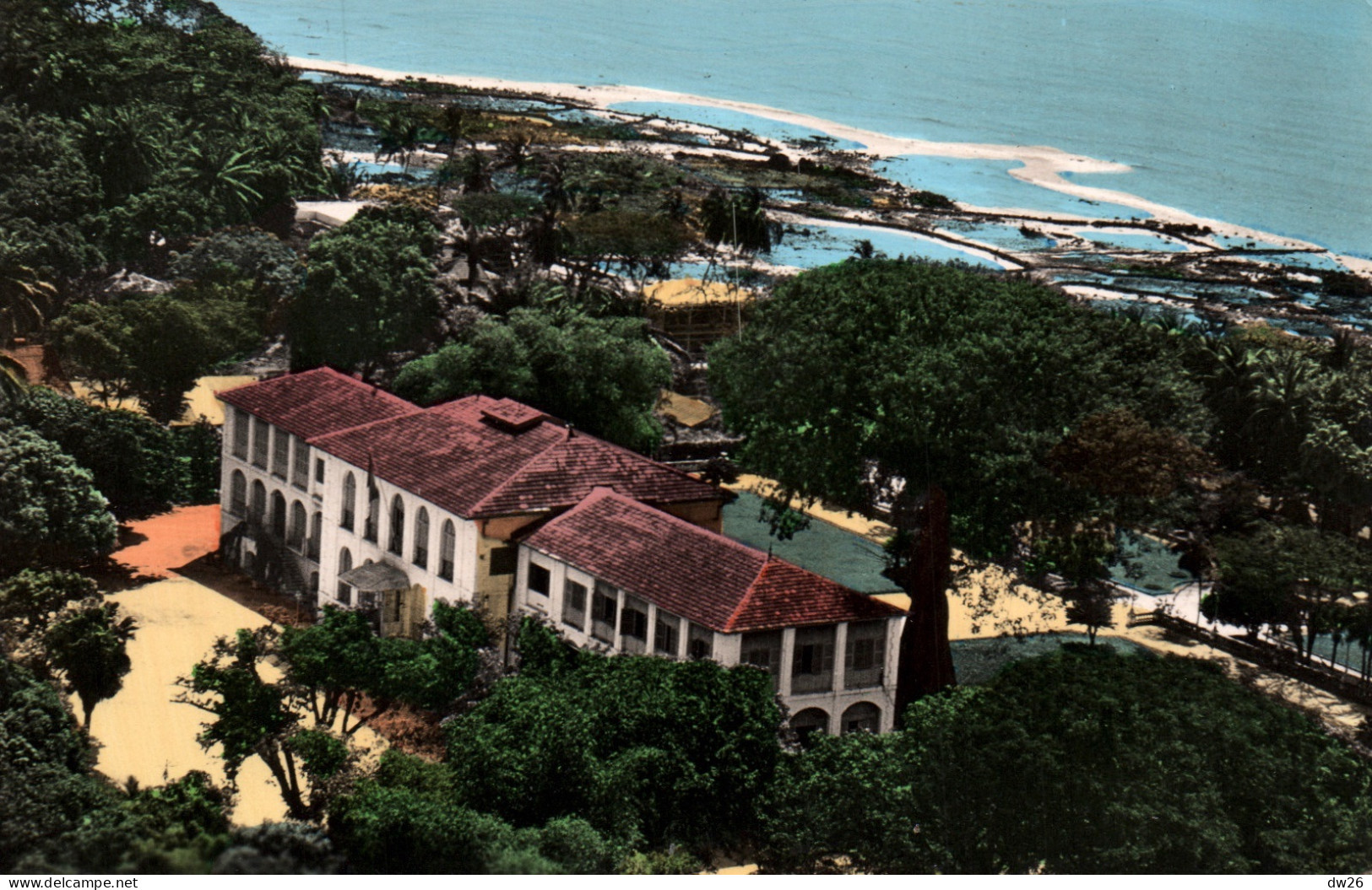 Afrique Occidentale - Guinée Française - Africolor, Conakry, Maison Coloniale - Carte Africaine N° 616 Non Circulée - Guinea Francese