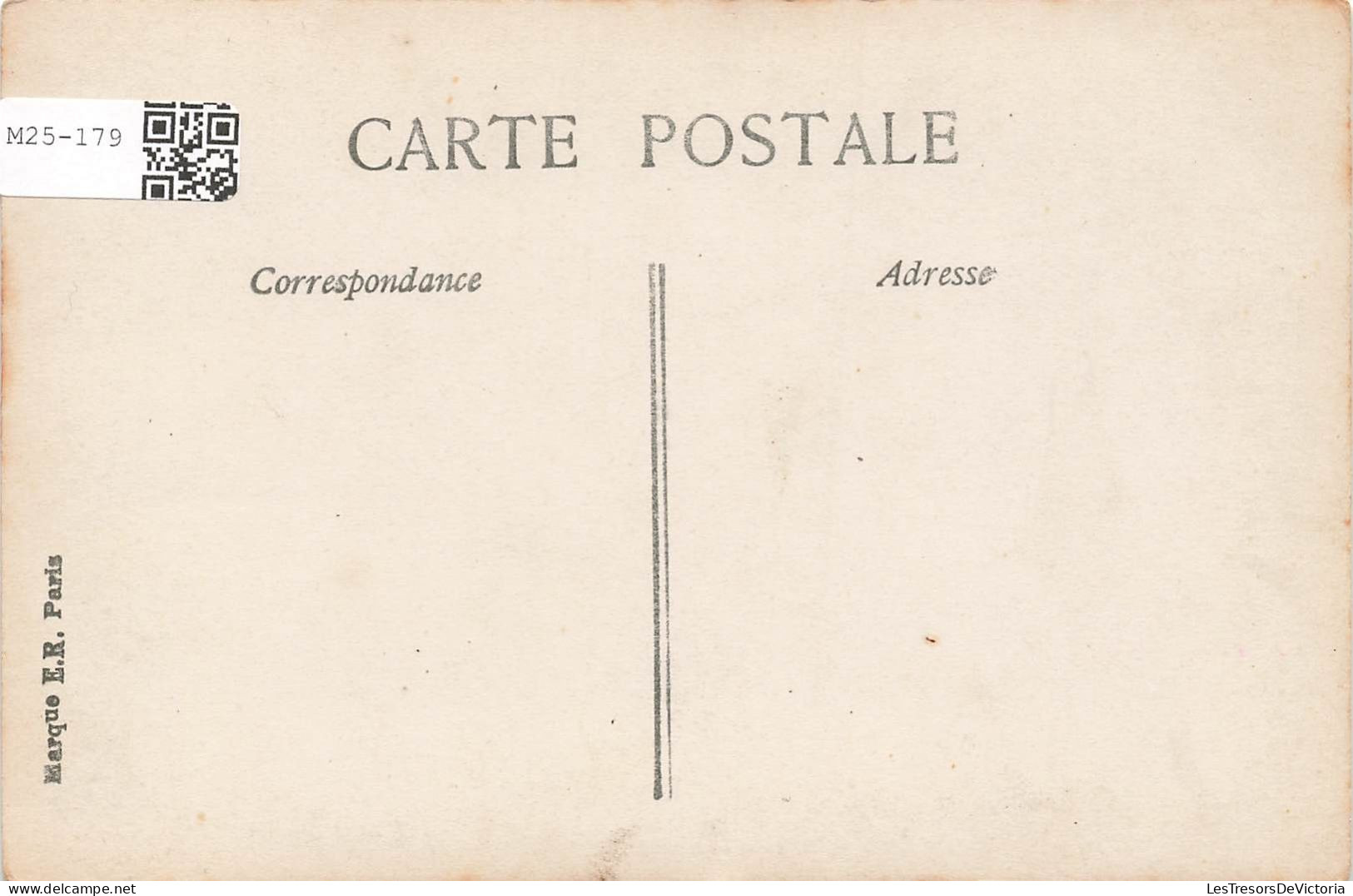FANTAISIE - Gage D'Amitié - Un Homme Avec Un Vase De Fleurs - Cartes Postales Ancienne - Uomini