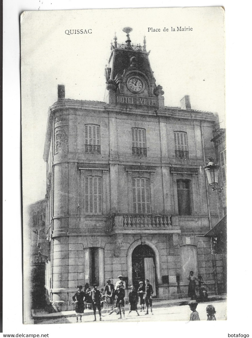 CPA  DPT 30    QUISSAC , PLACE DE LA MAIRIE - Quissac