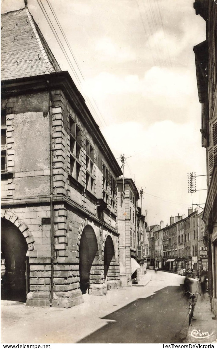 FRANCE - Mirecourt - Les Halles Et La Rue Chanzy - Carte Postale Ancienne - Mirecourt