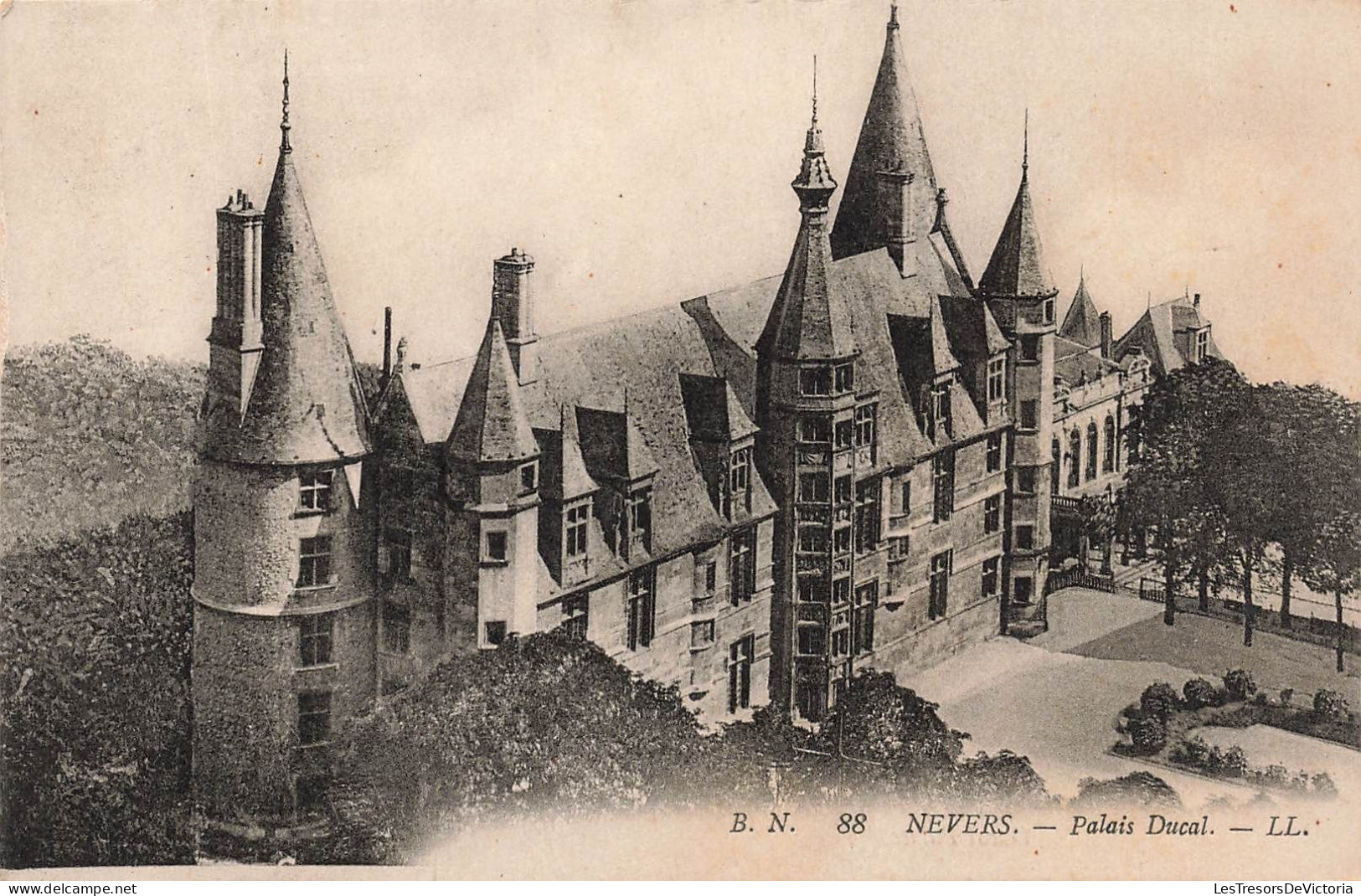 FRANCE - Nevers - Palais Ducal - Carte Postale Ancienne - Nevers