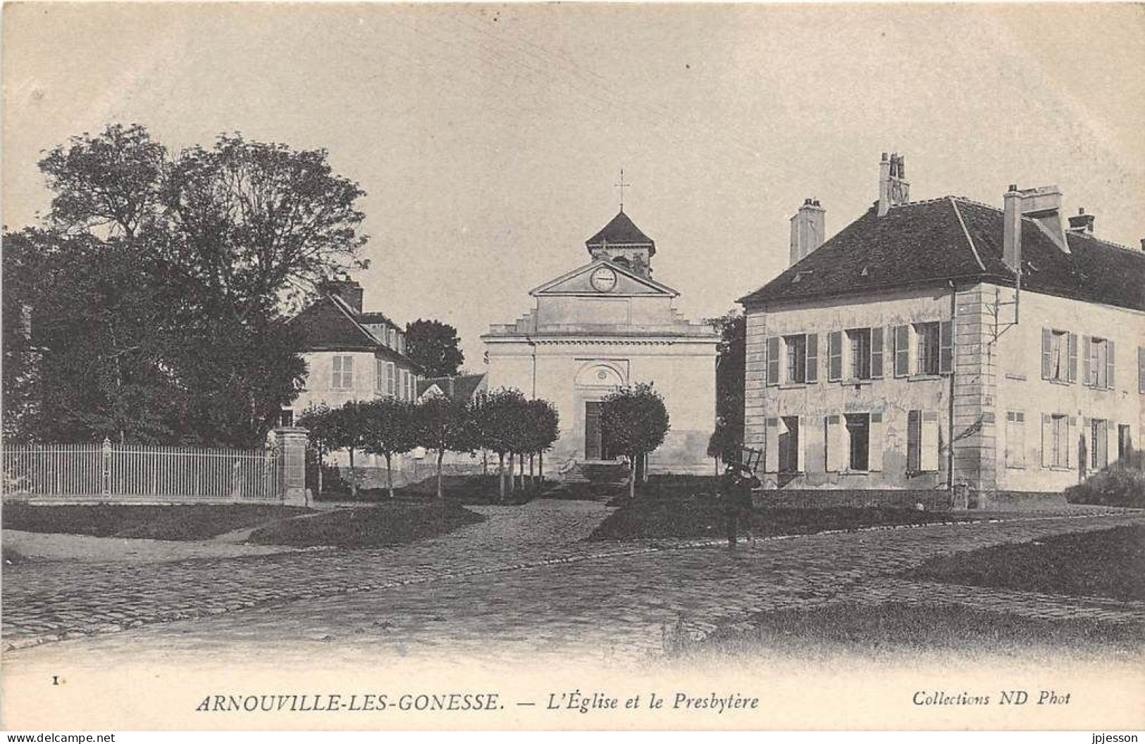 VAL D'OISE  95  ARNOUVILLE LES GONESSE - L'EGLISE ET LE PRESBYTERE - Arnouville Les Gonesses