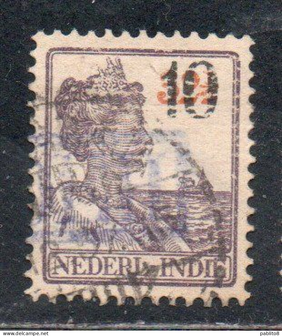 DUTCH INDIA INDIE INDE NEDERLANDS HOLLAND OLANDESI NETHERLANDS INDIES 1937 QUEEN WILHEMINA SURCHARGED 10c On 32 1/2 USED - Nederlands-Indië