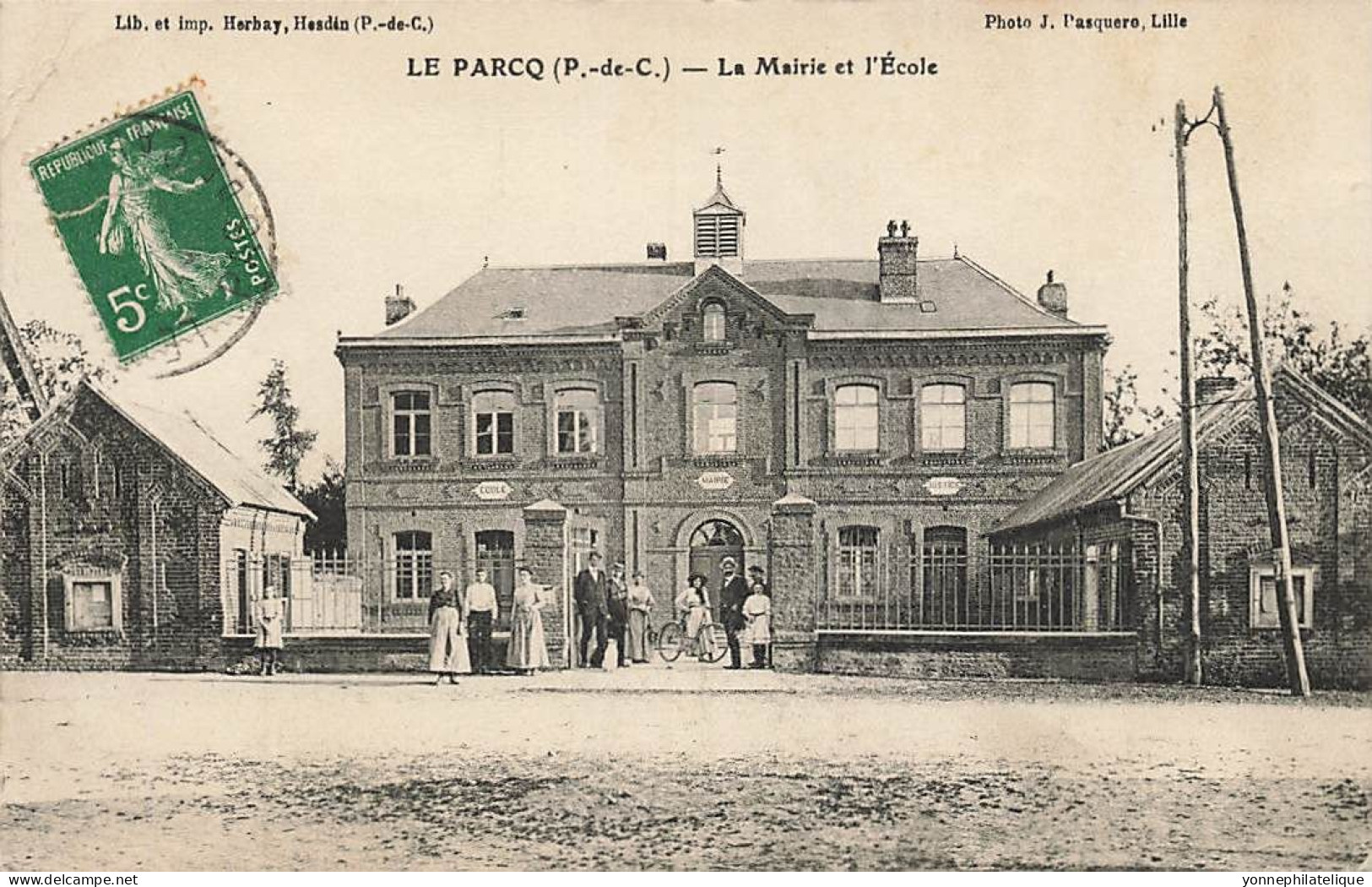 62 - PAS DE CALAIS - LE PARCQ - Mairie Et école - Animation - Défaut Pliure Coin Gauche En Haut - 10523 - Le Parcq