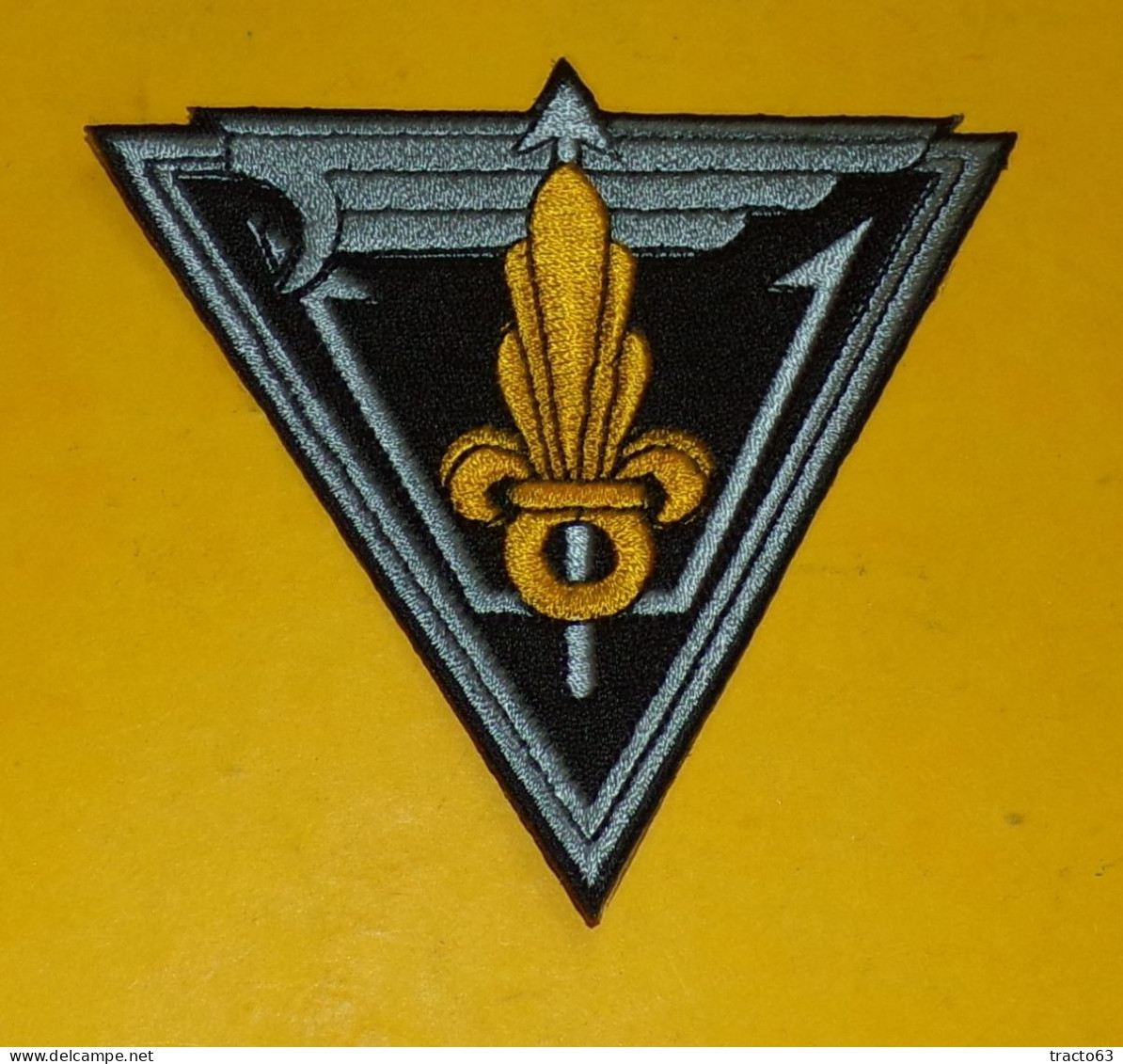 TISSU PATCH : LEGION 2ème REGIMENT ETRANGER DE PARACHUTISTES  3° COMPAGNIE  , DIAMETRE 9 CM , BON ETAT VOIR PHOTOS . POU - Ecussons Tissu