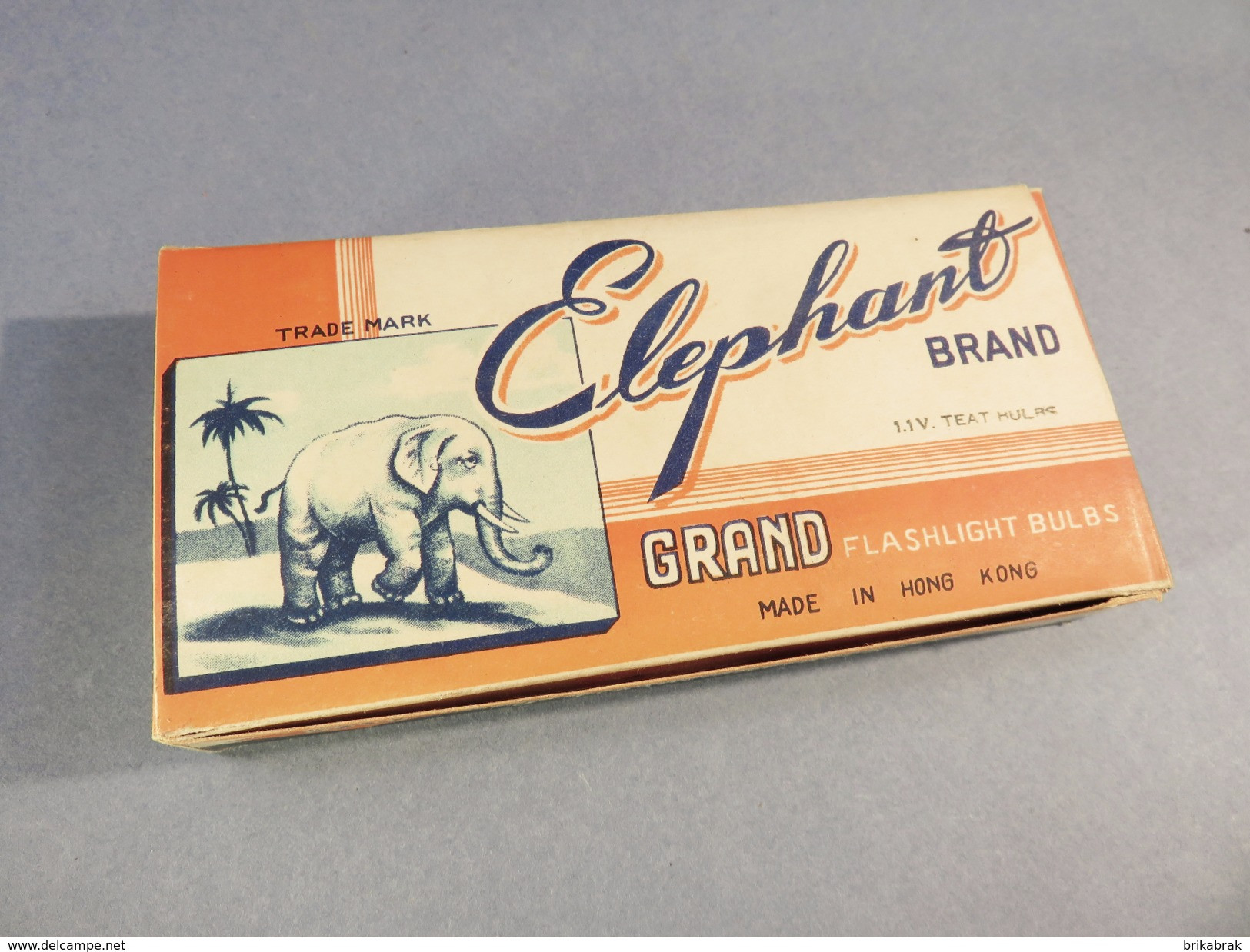 + BOITE D'AMPOULES ELEPHANT BRAND 1.1 VOLT @ Ampoule Lampe De Poche Eclairage Lumière Publicité Vintage - Lámparas Y Arañas