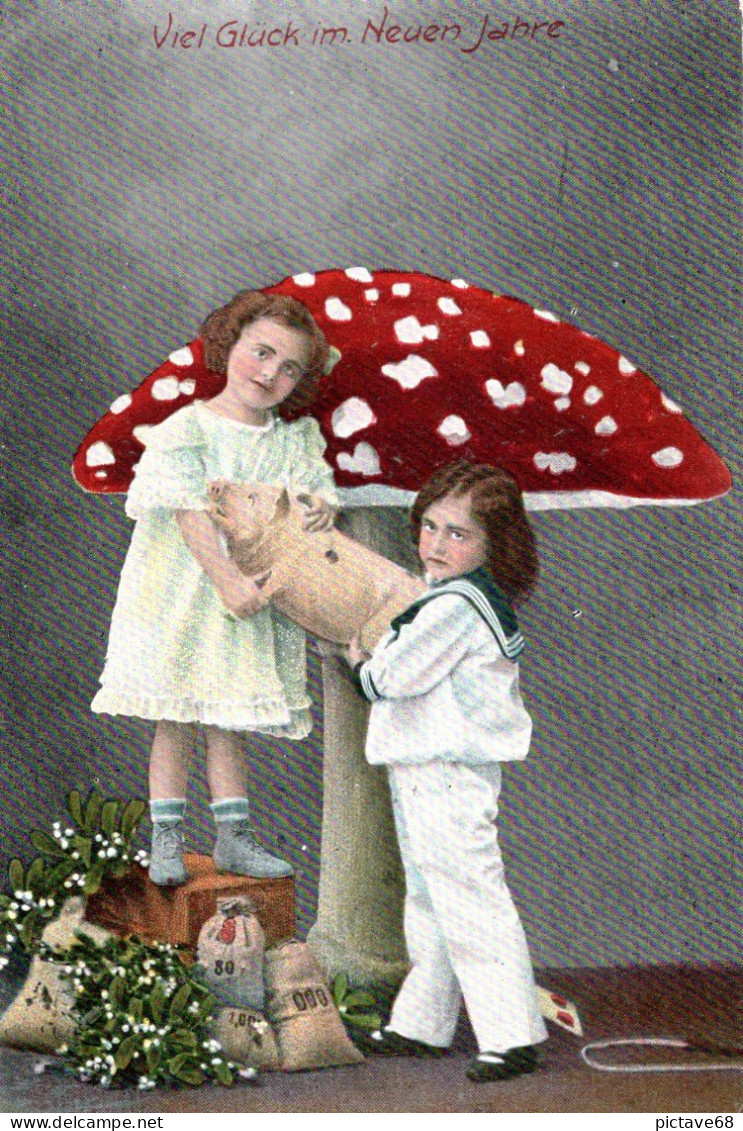 CARTE DE VOEUX COUPLE D'ENFANTS TENANT UN PORCELET A COTE D'UN CHAMPIGNON - Mushrooms