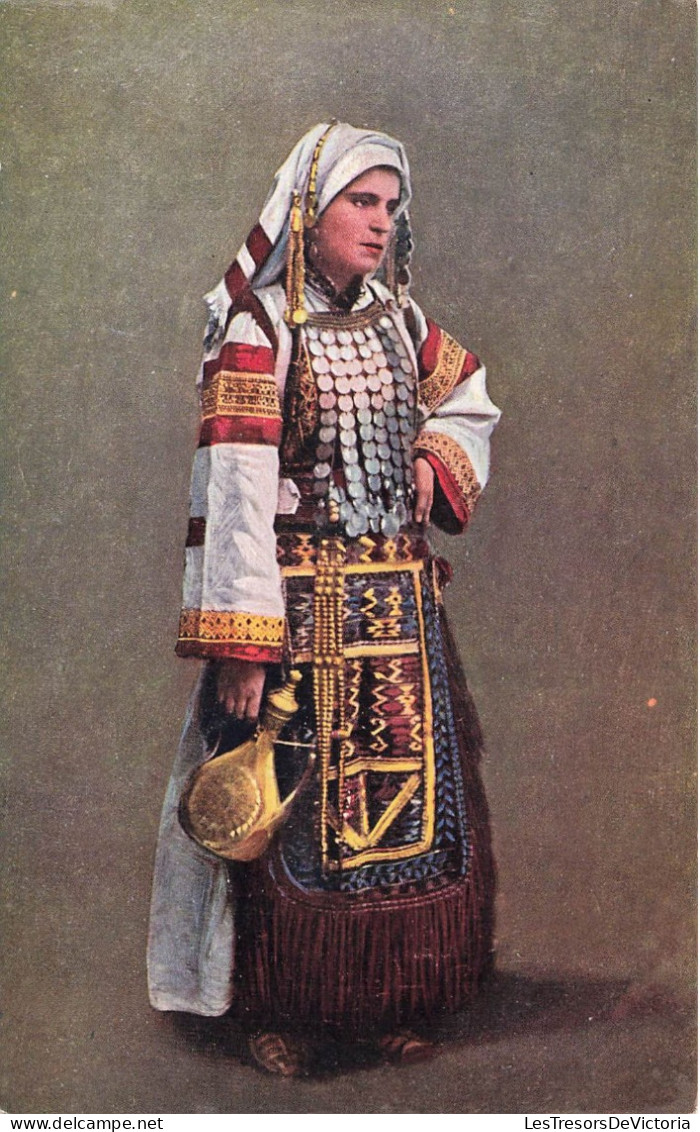 BOSNIE HERZEGOVINE - Une Femme Tenant Une Carafe - Colorisé - Carte Postale Ancienne - Bosnië En Herzegovina