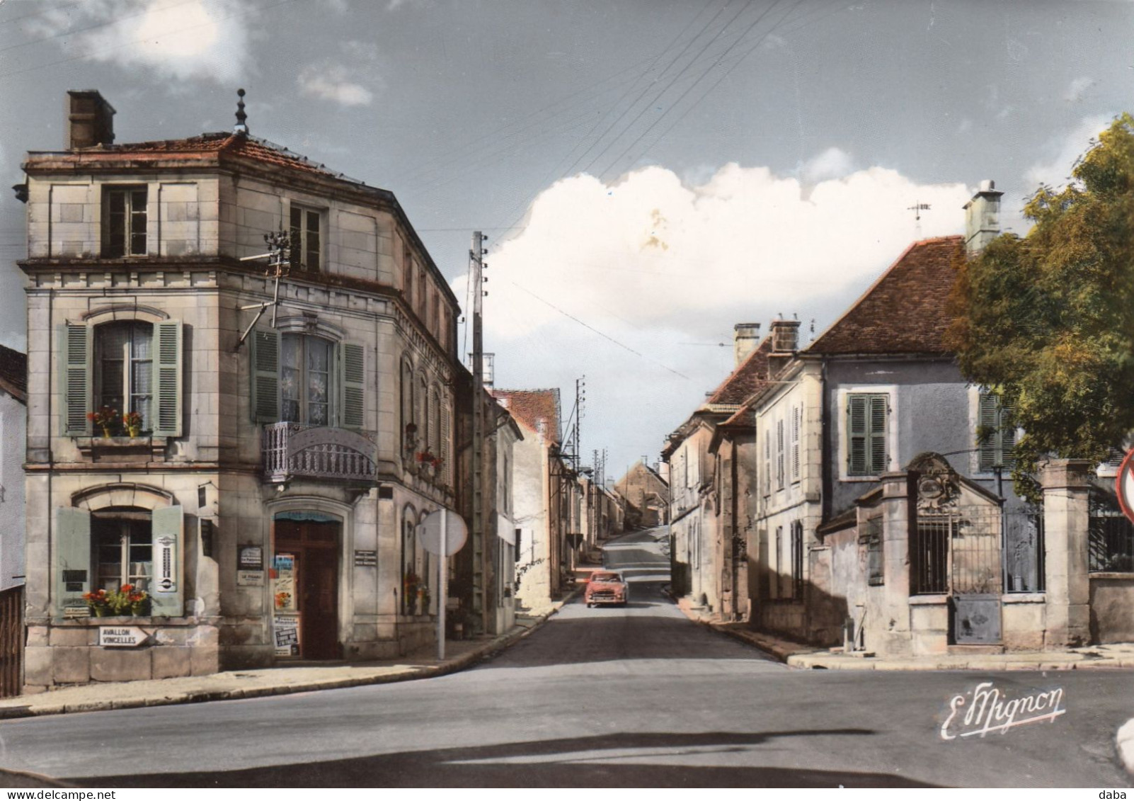 Courson-les-Carrières.  Le Faubourg - Courson-les-Carrières