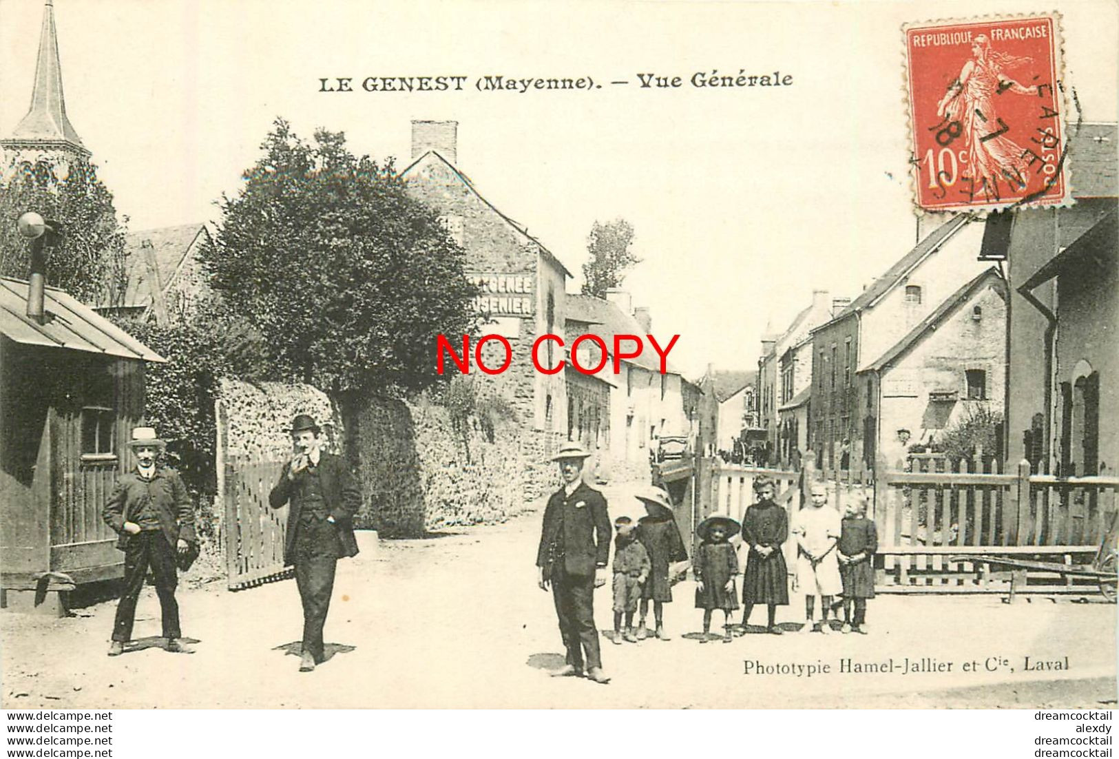 53 LE GENEST SAINT ISLE. Vue Générale Au Centre Du Village 1908 - Le Genest Saint Isle